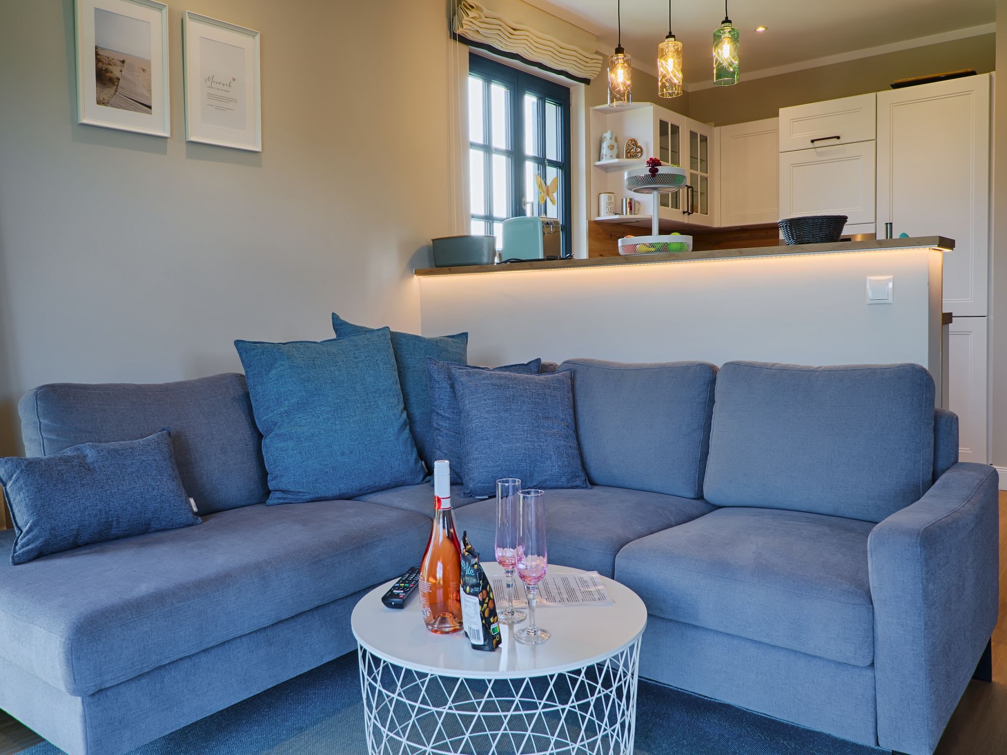 Premium Reetdachvilla mit 3 Schlafzimmern, Sauna und Kamin (F27) - Wohnzimmer