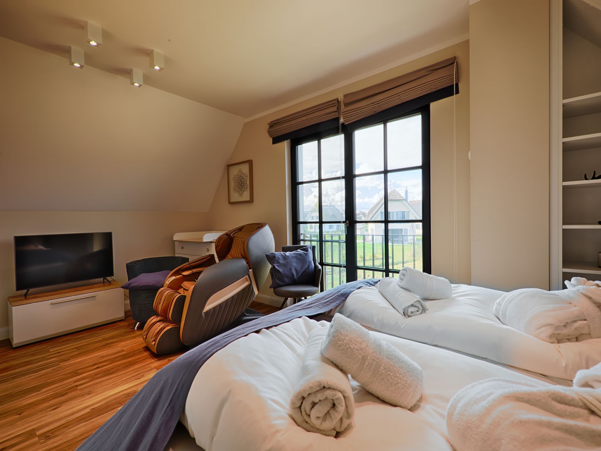 Premium Reetdachvilla mit 3 Schlafzimmern, Sauna, Kamin und Massagesessel (F05) - Schlafzimmer