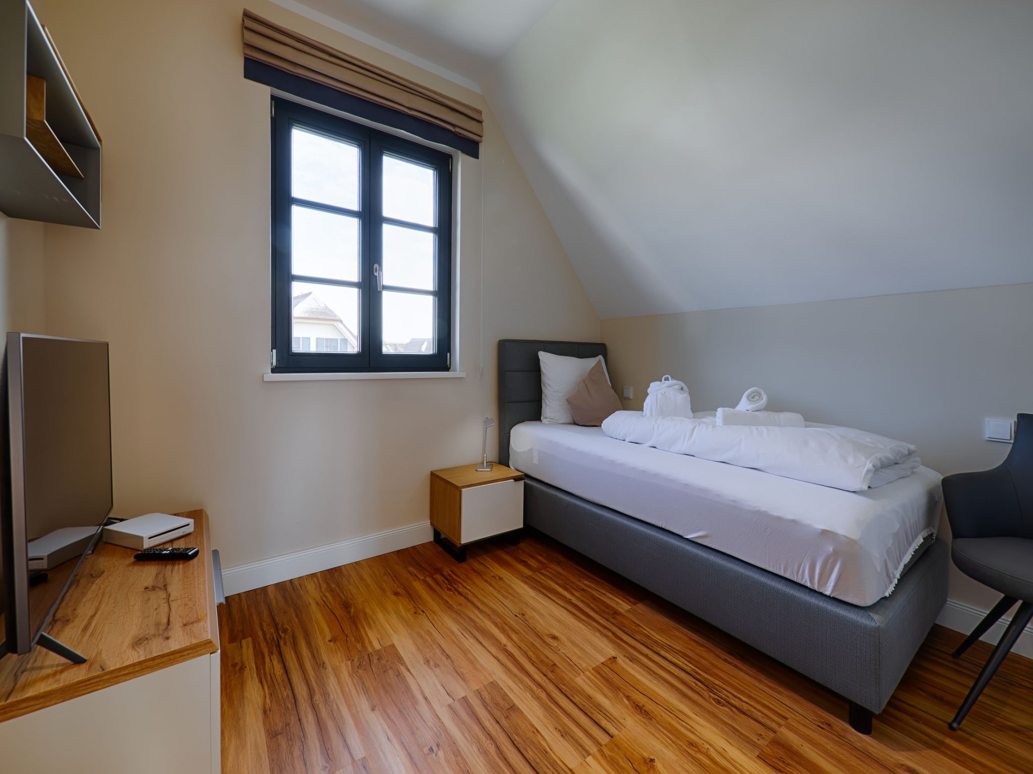 Premium Reetdachvilla mit 3 Schlafzimmern, Sauna, Kamin und Massagesessel (F05) - Schlafzimmer