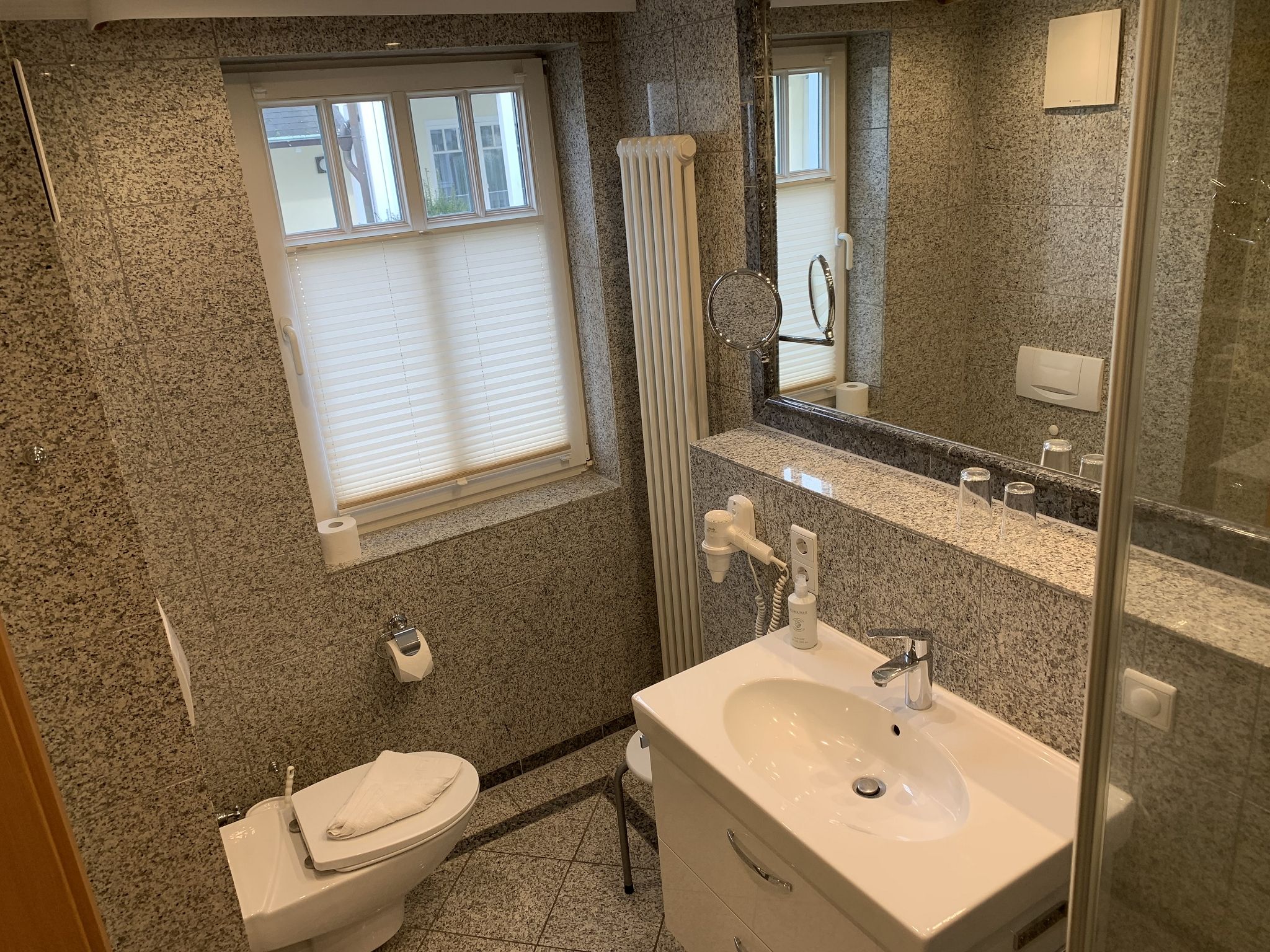 Dünenpark Binz Komfort Ferienwohnung mit 1 Schlafzimmer und Balkon im Obergeschoss (206) Insel Rügen - Badezimmer