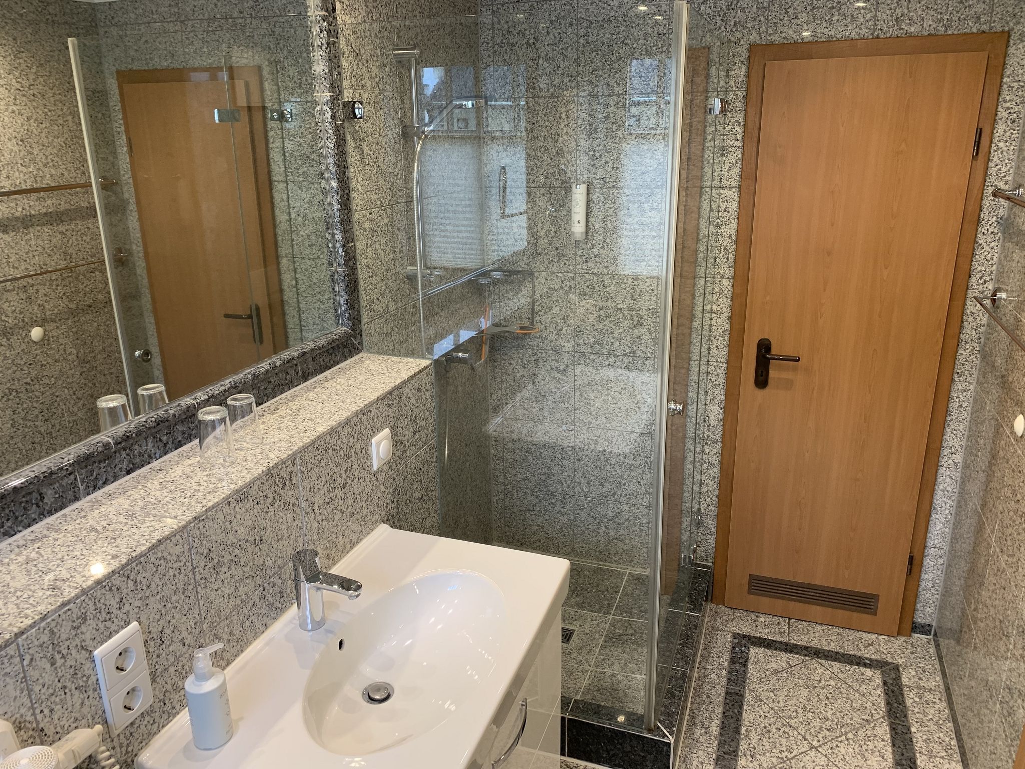 Dünenpark Binz Komfort Ferienwohnung mit 1 Schlafzimmer und Balkon im Obergeschoss (206) Insel Rügen - Badezimmer