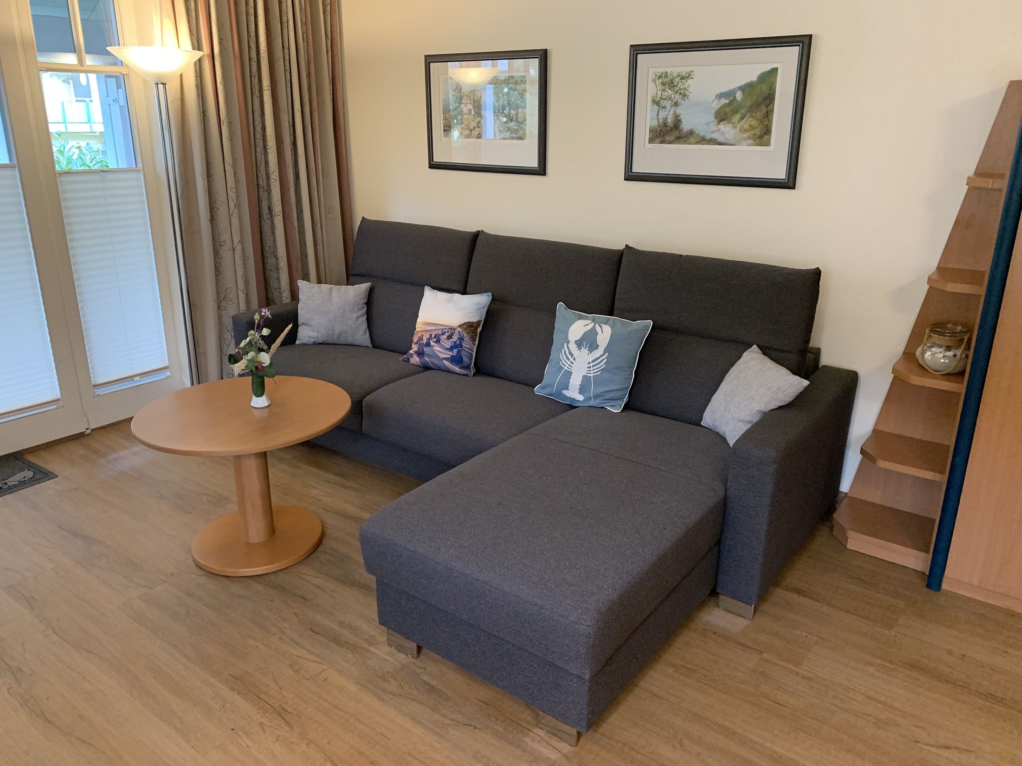 Dünenpark Binz Komfort Ferienwohnung mit 1 Schlafzimmer und Balkon im Obergeschoss (206) Insel Rügen - Wohnzimmer