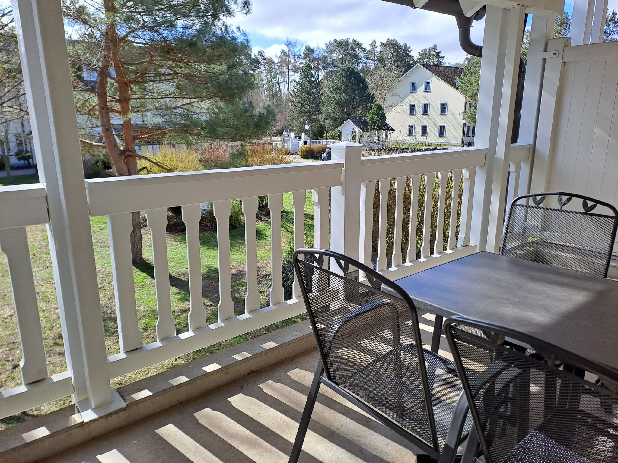 Dünenpark Binz Komfort Ferienwohnung mit 1 Schlafzimmer und Balkon im Obergeschoss (243) Insel Rügen - Balkon