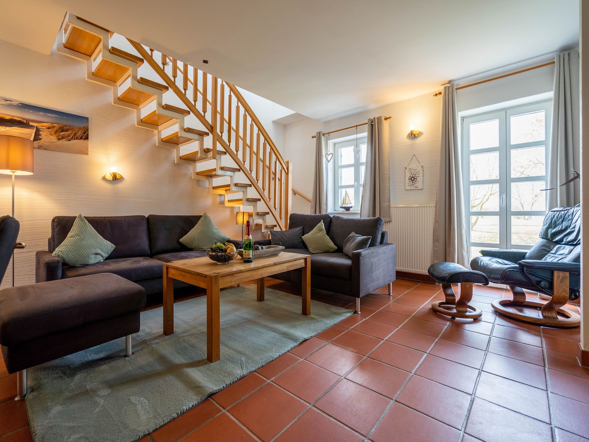 Feriendorf Rugana Komfortplus Ferienwohnung mit 2 Schlafzimmern und Terrasse (D34) Insel Rügen - Wohnzimmer