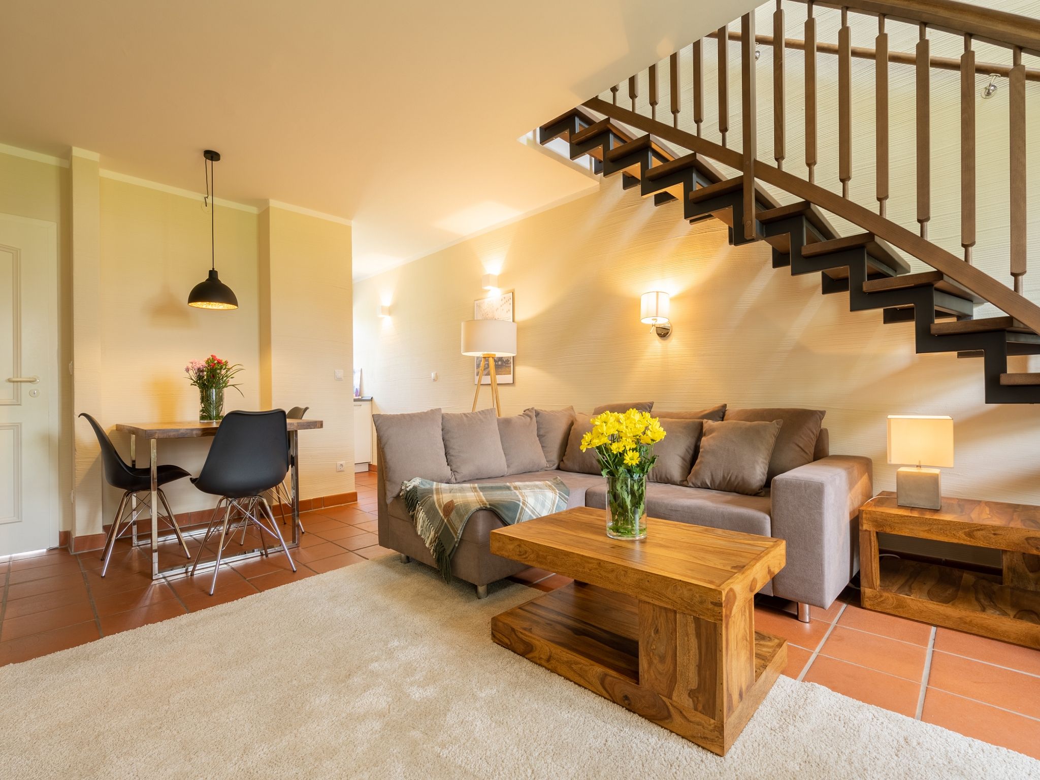 Feriendorf Rugana Komfortplus Ferienwohnung mit 2 Schlafzimmern und Terrasse (D52) Insel Rügen - Wohnzimmer