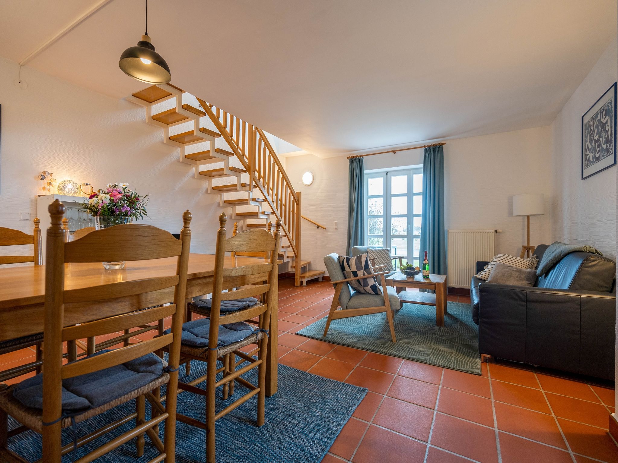 Feriendorf Rugana Komfort Ferienwohnung mit 2 Schlafzimmern und Terrasse (C52) Insel Rügen - Wohnzimmer