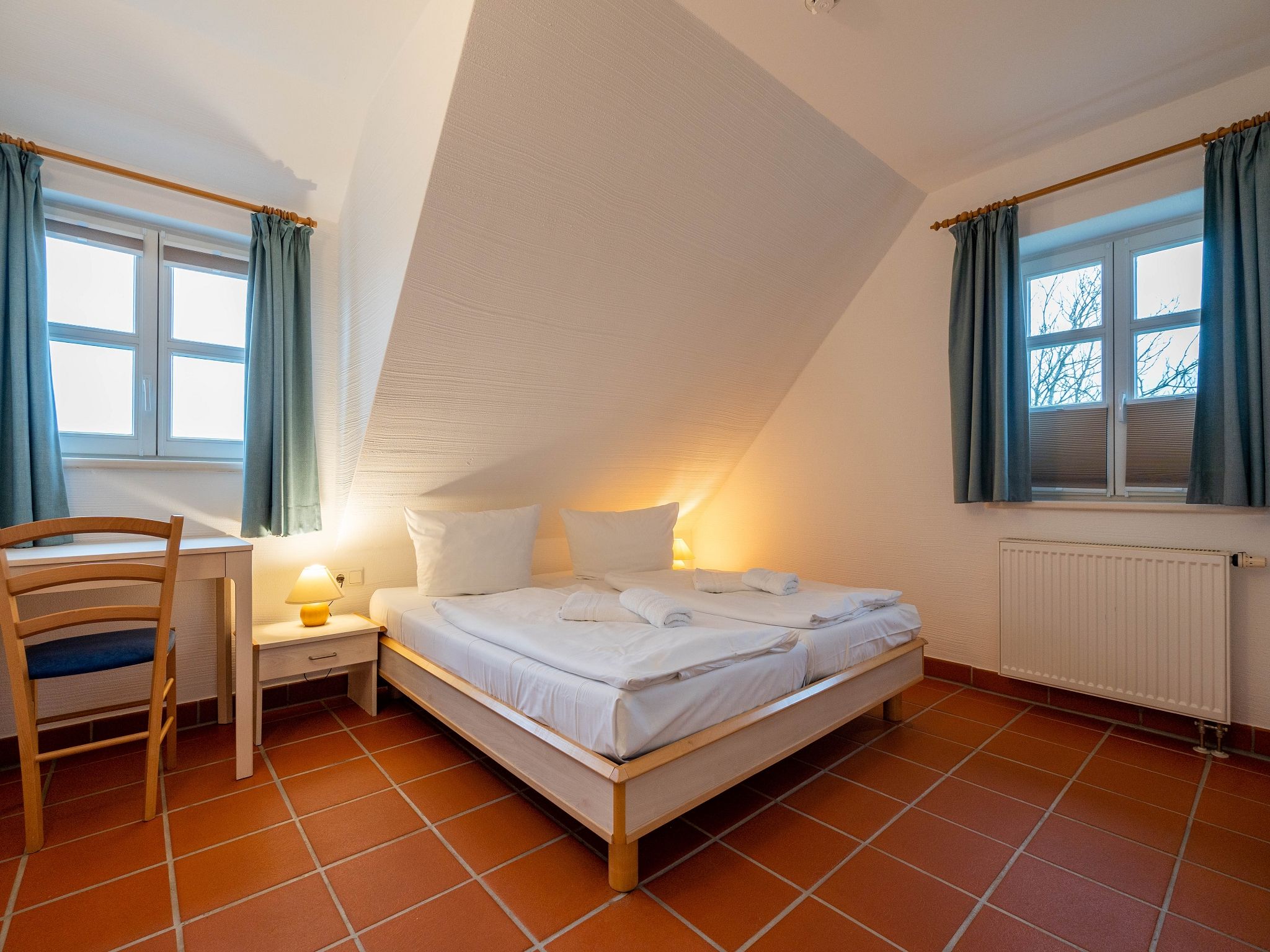 Feriendorf Rugana Komfort Ferienwohnung mit 2 Schlafzimmern und Terrasse (C52) Insel Rügen - Schlafzimmer