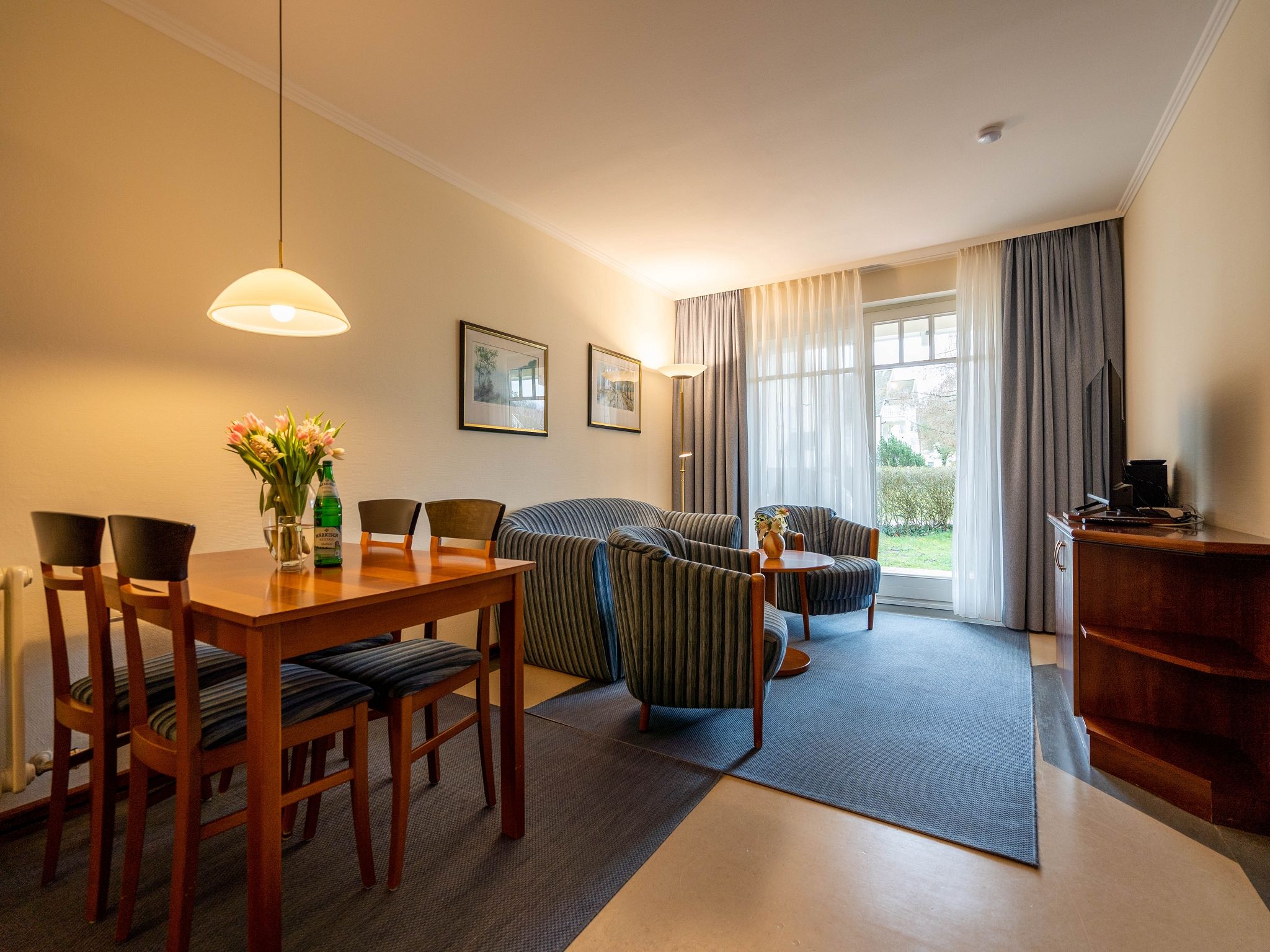 Dünenpark Binz Komfort Ferienwohnung mit 1 Schlafzimmer und Terrasse im Erdgeschoss (026) Insel Rügen - Wohnzimmer