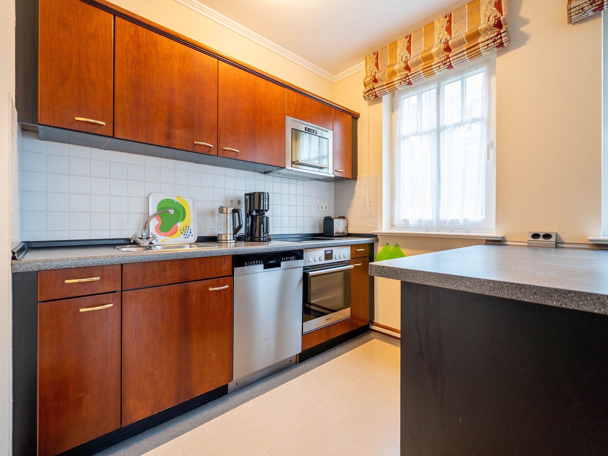 Dünenpark Binz Komfort Ferienwohnung mit 1 Schlafzimmer und Terrasse im Erdgeschoss (027) Insel Rügen - Küche / Küchenzeile