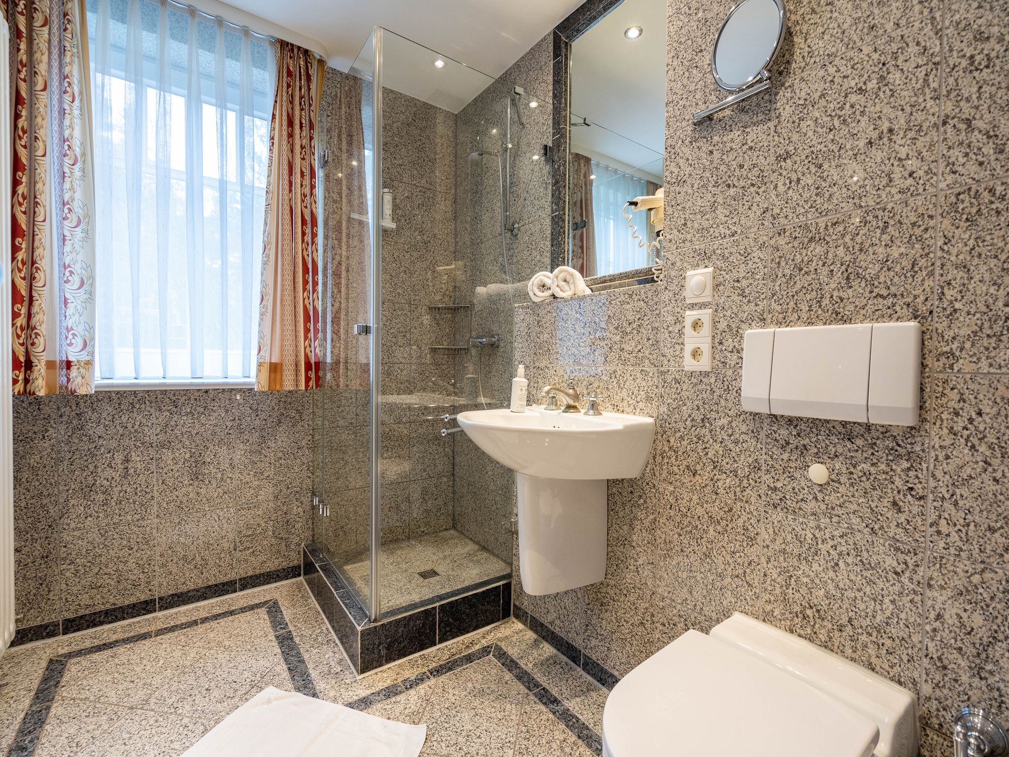 Dünenpark Binz Komfort Ferienwohnung mit 1 Schlafzimmer und Terrasse im Erdgeschoss (027) Insel Rügen - Badezimmer