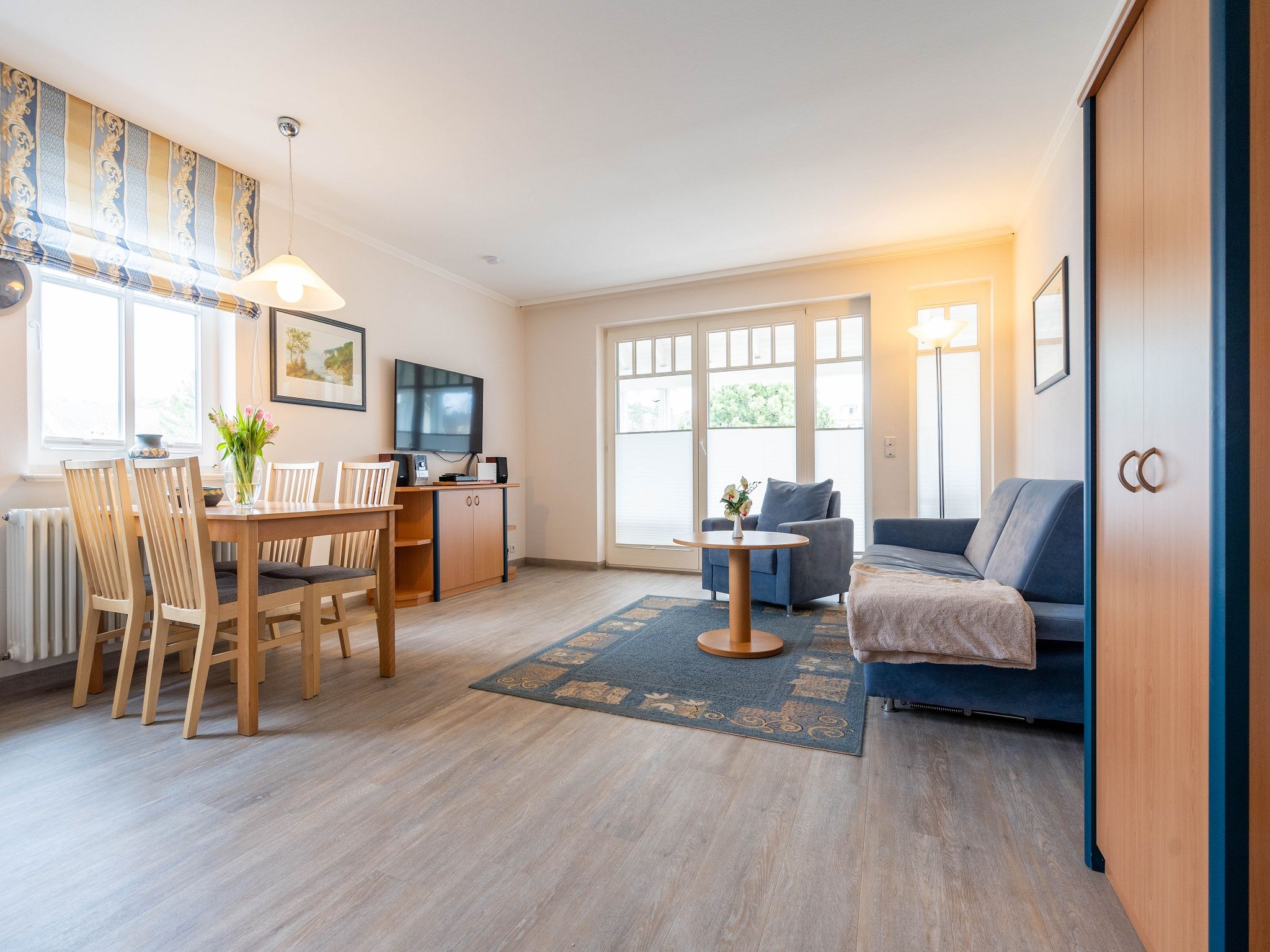 Dünenpark Binz Komfort Ferienwohnung mit 1 Schlafzimmer und Balkon im Obergeschoss (182) Insel Rügen - Wohnzimmer