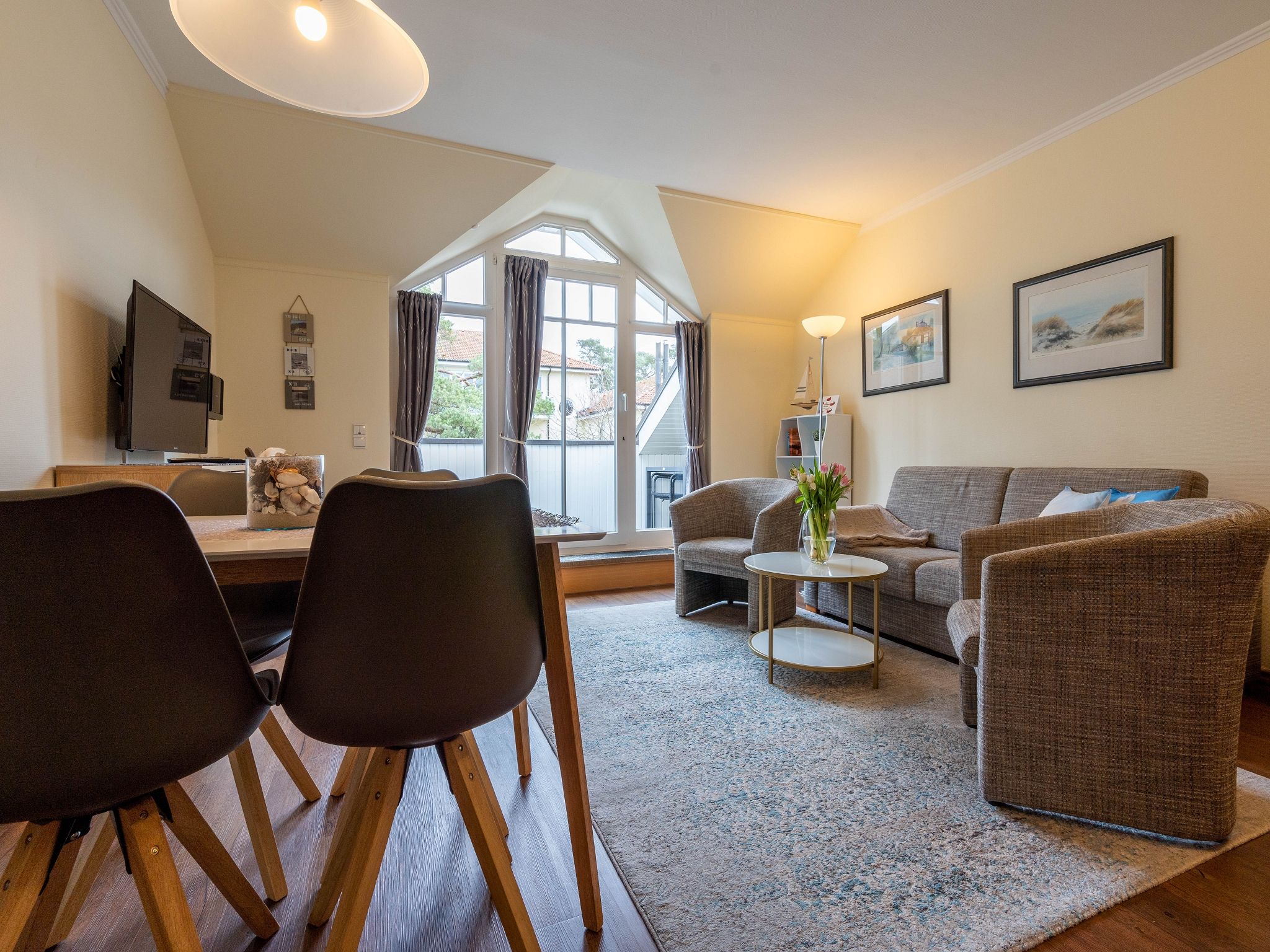 Dünenpark Binz Komfort Ferienwohnung mit 1 Schlafzimmer und Balkon im Dachgeschoss (207) Insel Rügen - Wohnzimmer