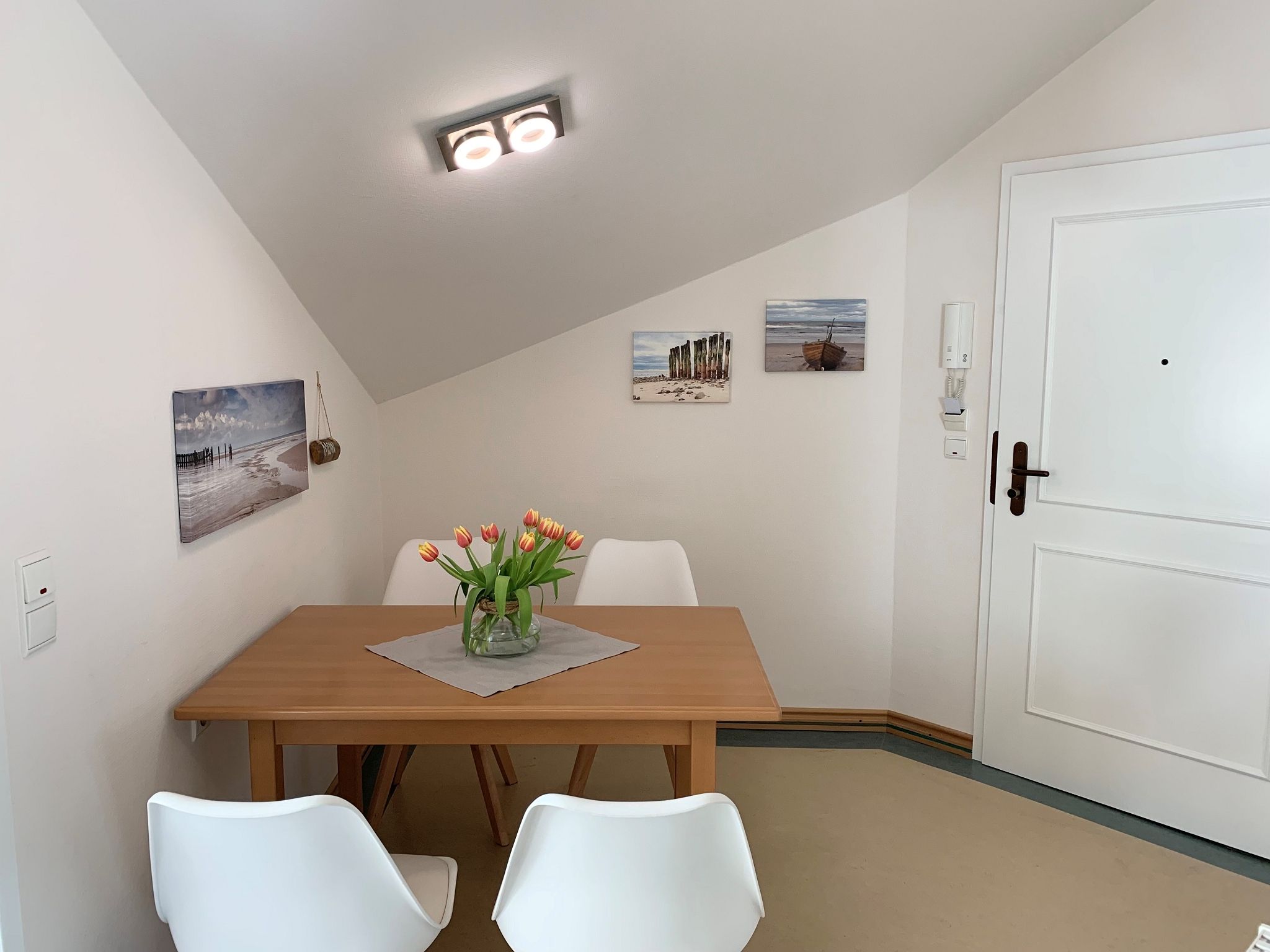 Dünenpark Binz Komfort Ferienwohnung mit 2 Schlafzimmern und Balkon im Dachgeschoss (069) Insel Rügen - Wohnzimmer