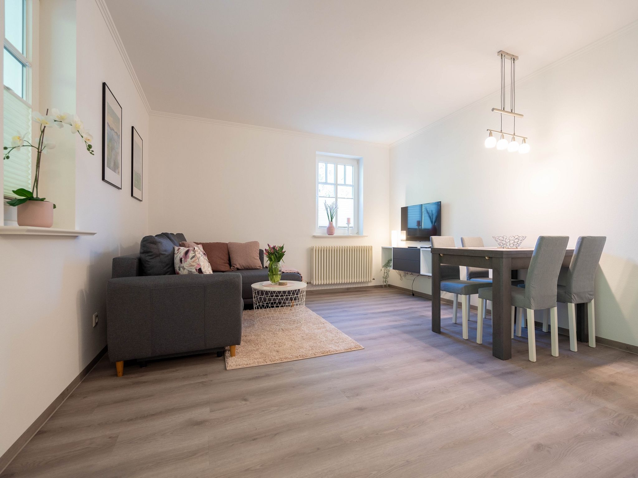 Dünenpark Binz Komfortplus Ferienwohnung mit 1 Schlafzimmer und Terrasse im Erdgeschoss (049) Insel Rügen - Wohnzimmer