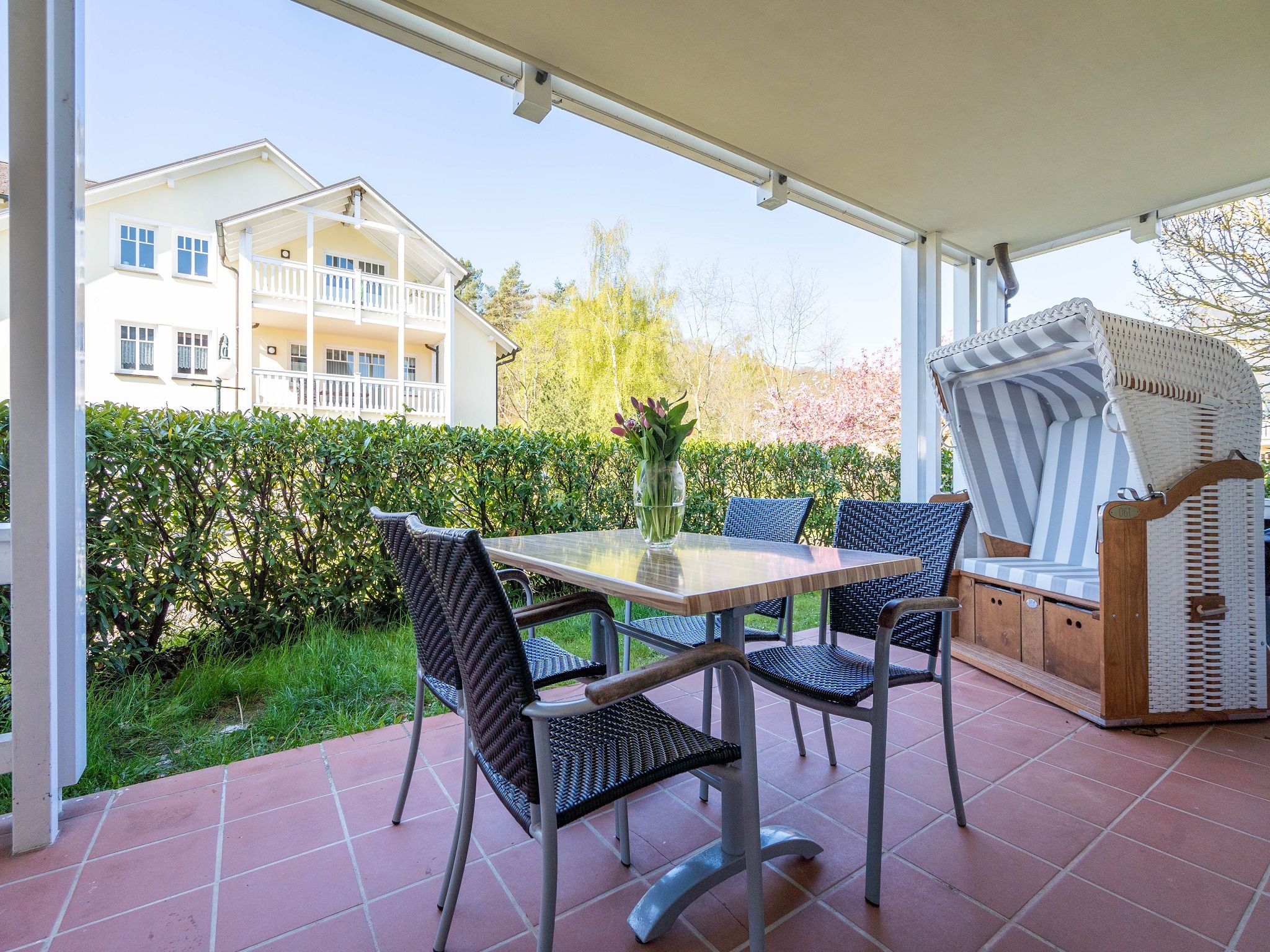 Dünenpark Binz Komfort Ferienwohnung mit 2 Schlafzimmern und Terrasse im Erdgeschoss (061) Insel Rügen - Terrasse