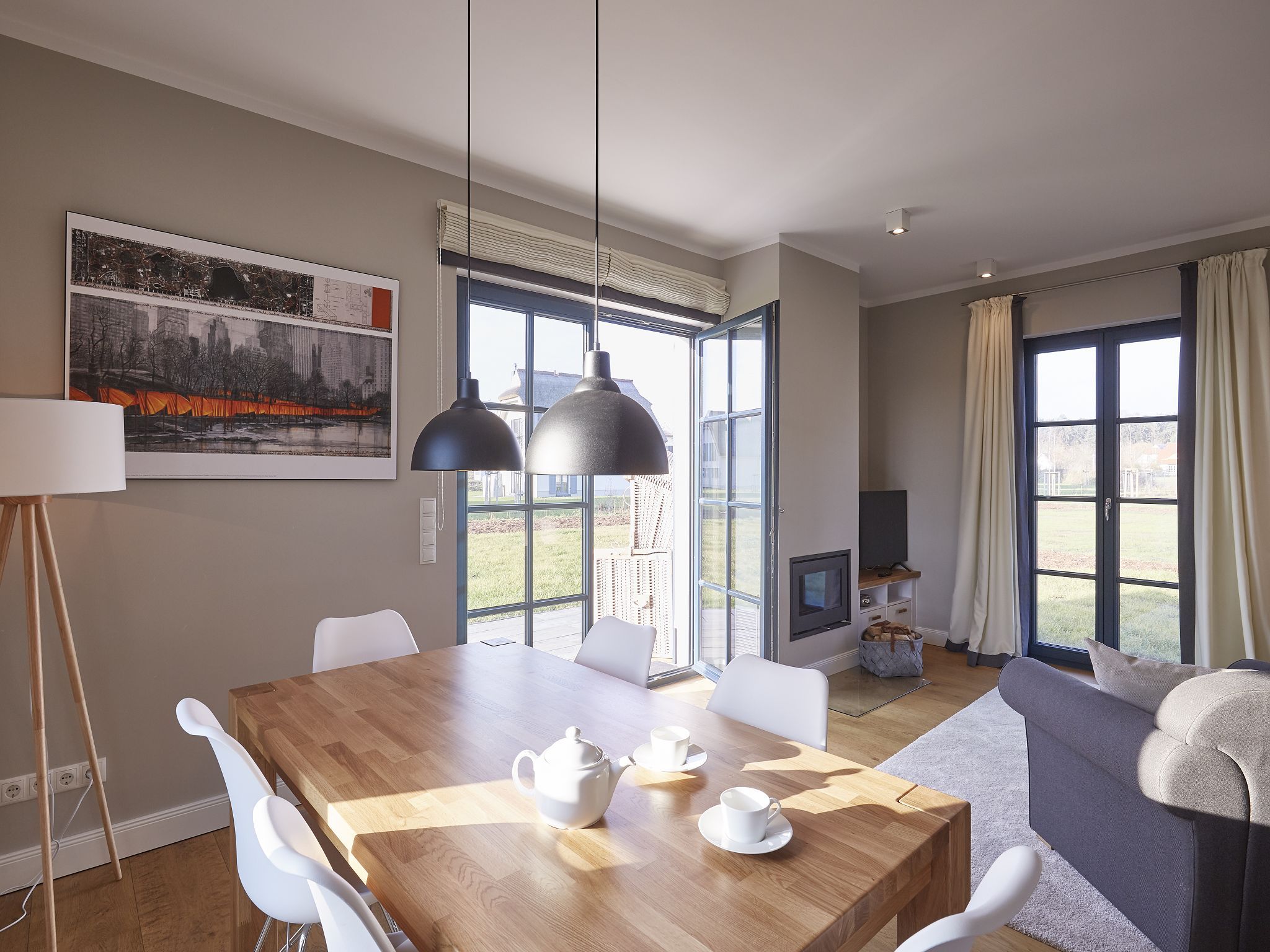 Premium Reetdachvilla mit 3 Schlafzimmern, Sauna und Kamin (F09) - Wohnzimmer