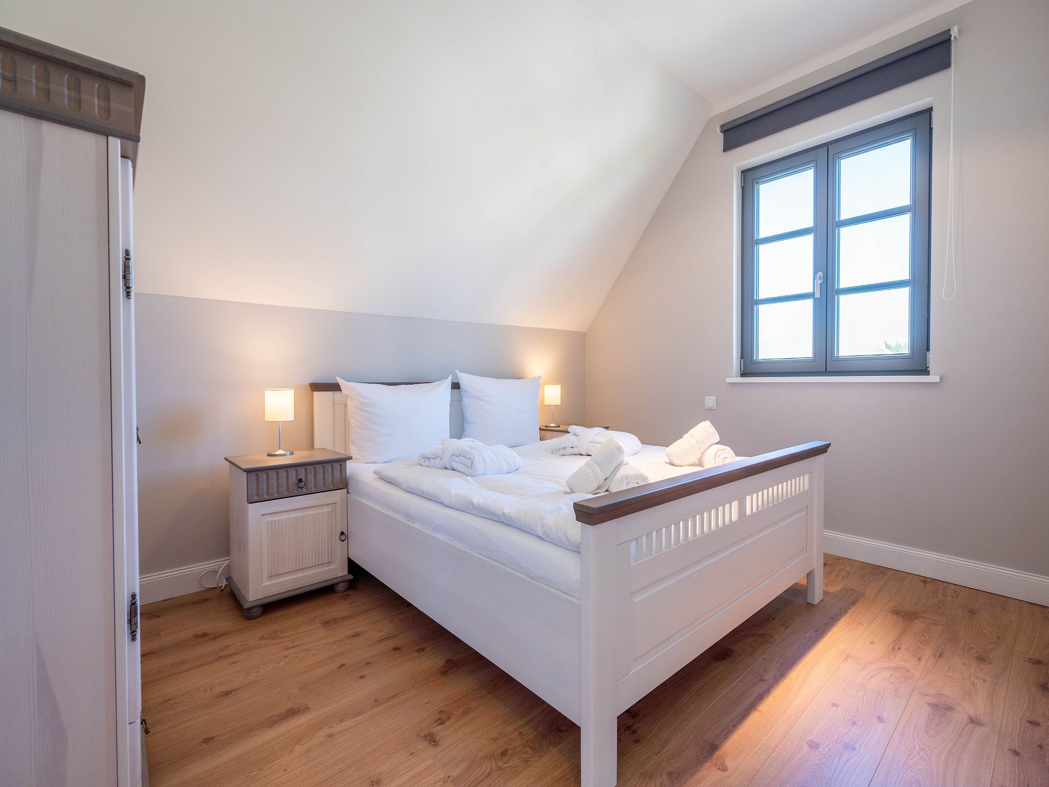 Premium Reetdachvilla mit 3 Schlafzimmern, Sauna und Kamin (E09) - Schlafzimmer