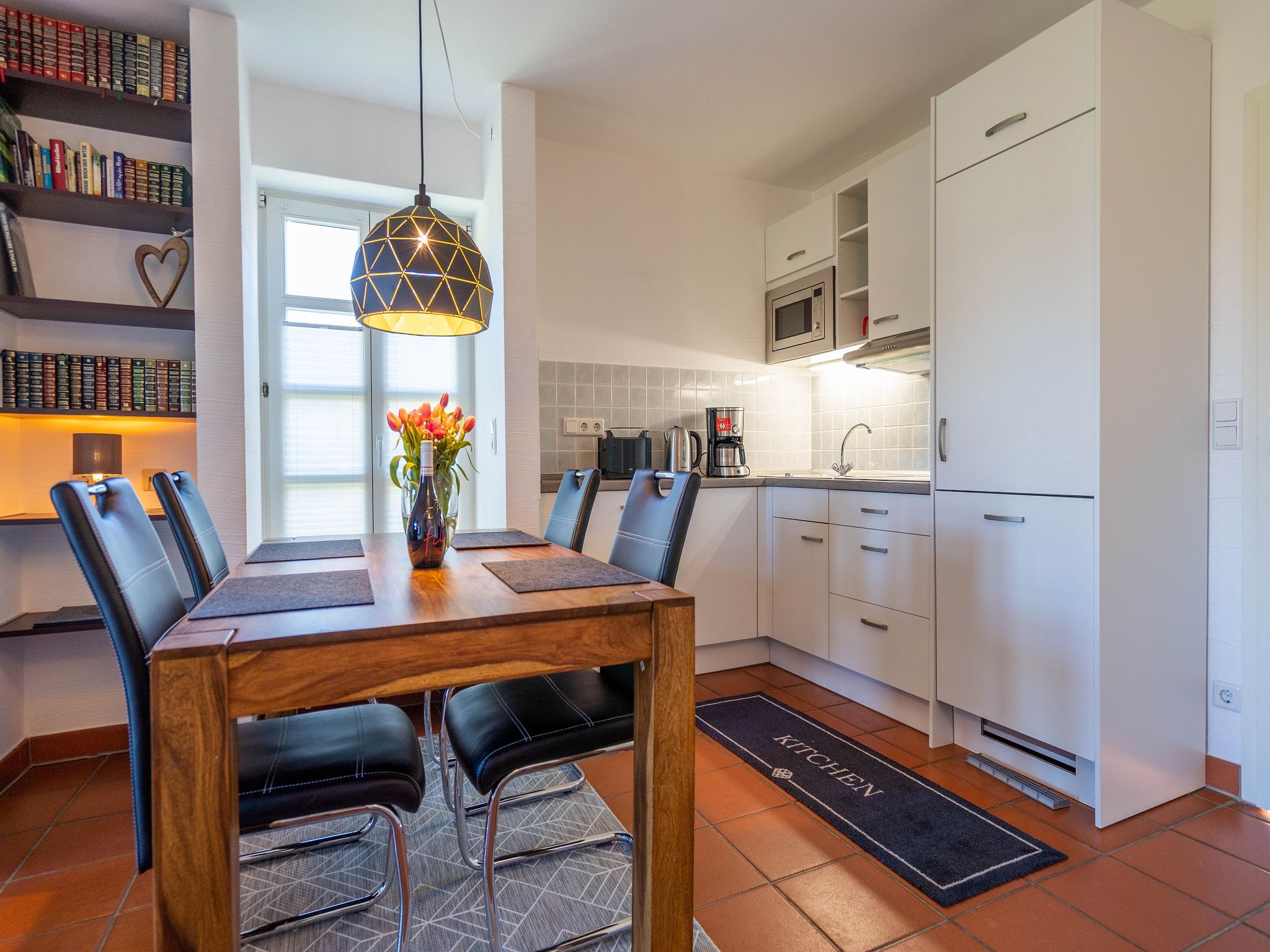 Feriendorf Rugana Komfort Ferienwohnung mit 1 Schlafzimmer und Terrasse (C08) Insel Rügen - Küche / Küchenzeile