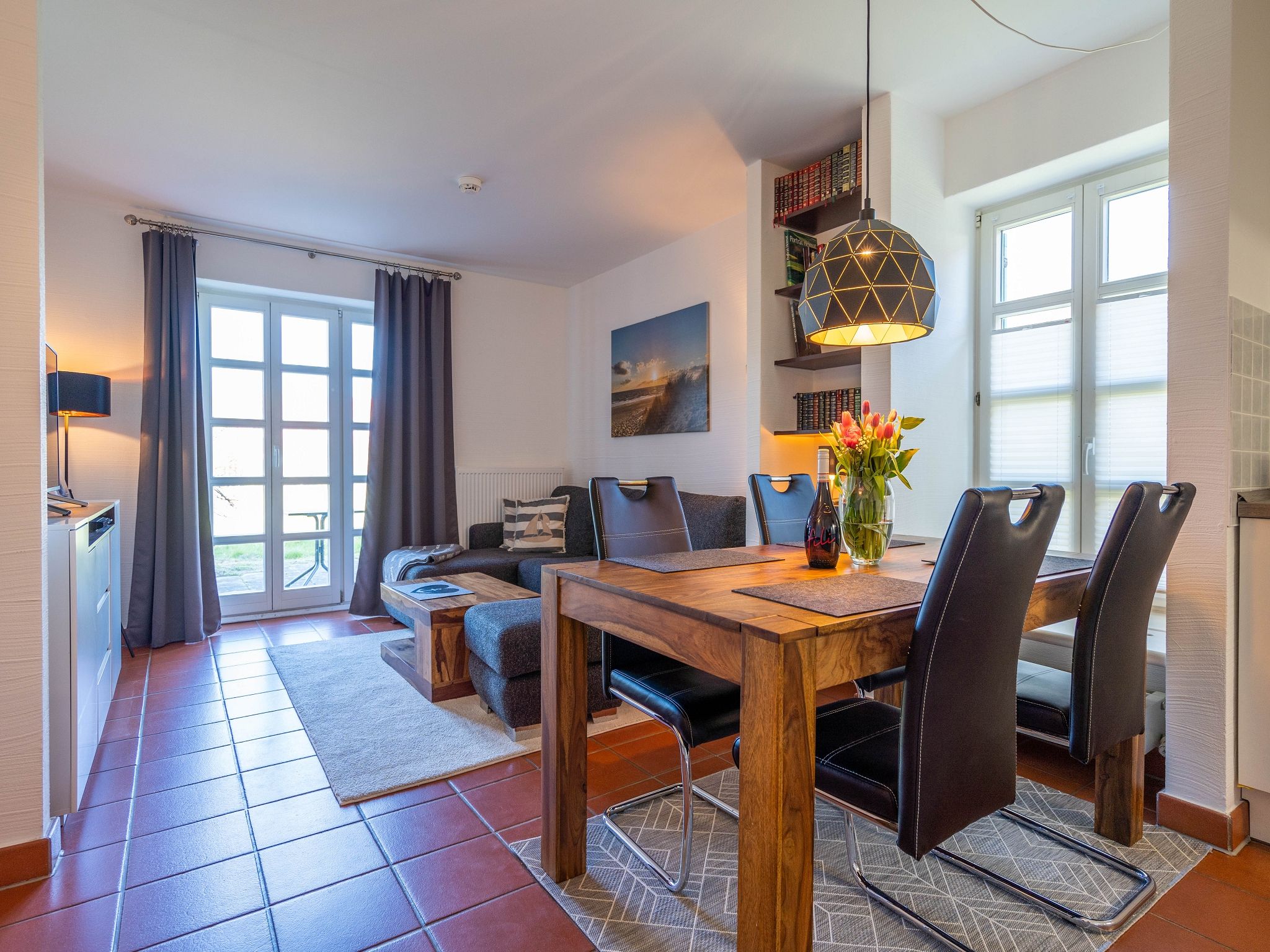 Feriendorf Rugana Komfort Ferienwohnung mit 1 Schlafzimmer und Terrasse (C08) Insel Rügen - Wohnzimmer