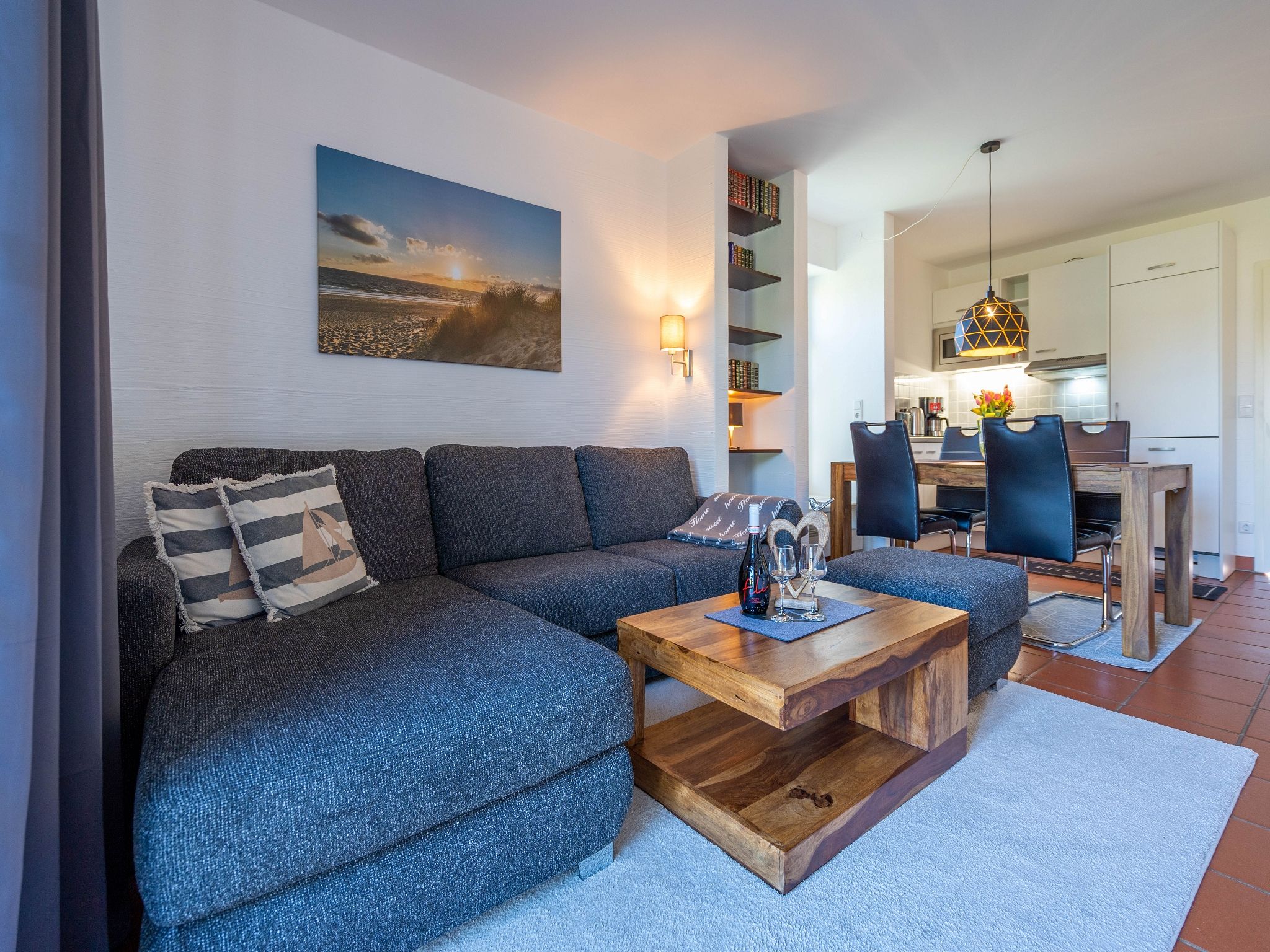 Feriendorf Rugana Komfort Ferienwohnung mit 1 Schlafzimmer und Terrasse (C08) Insel Rügen - Wohnzimmer