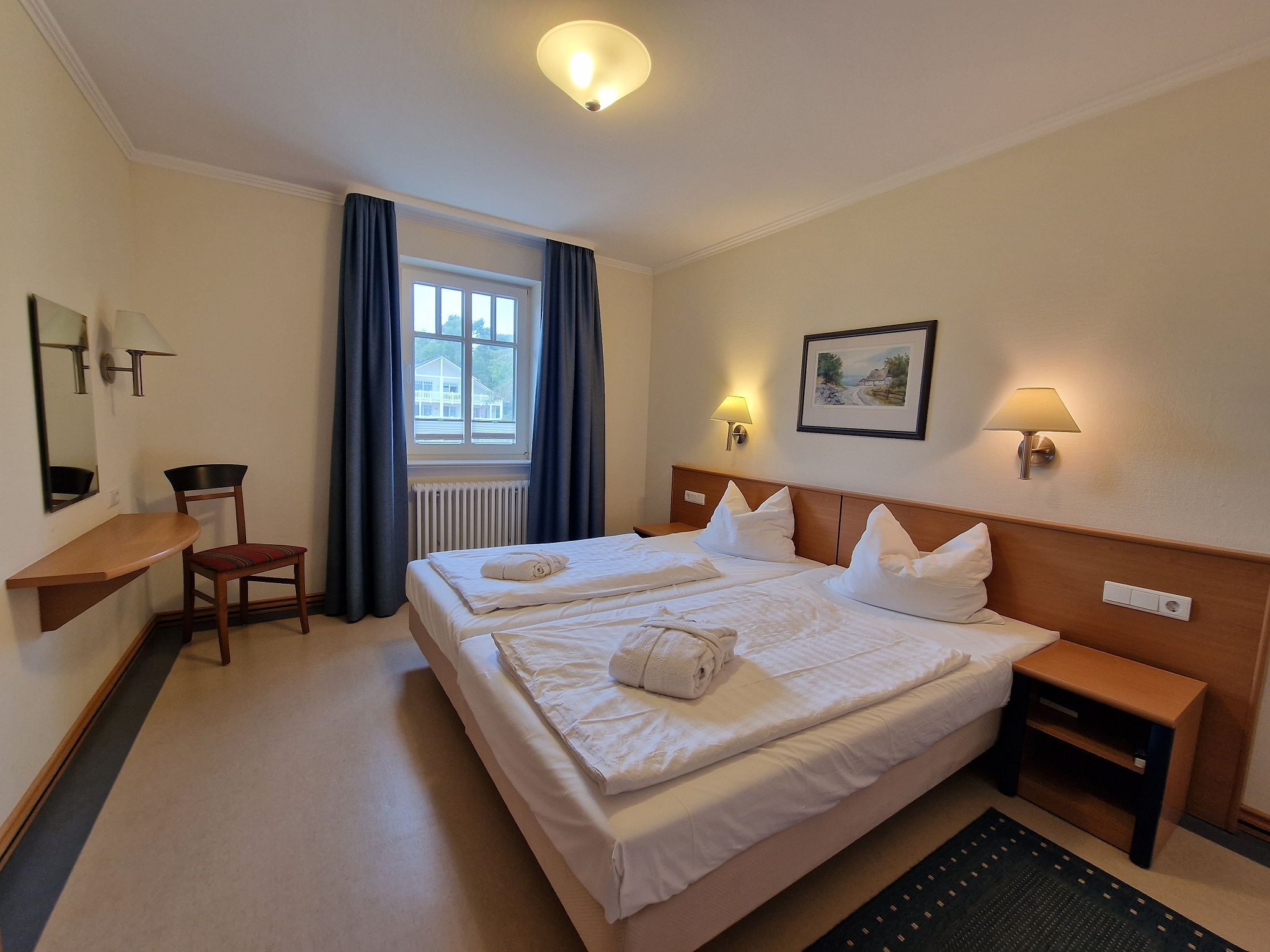 Dünenpark Binz Komfort Ferienwohnung mit 1 Schlafzimmer und Balkon im Obergeschoss (078) Insel Rügen - Schlafzimmer