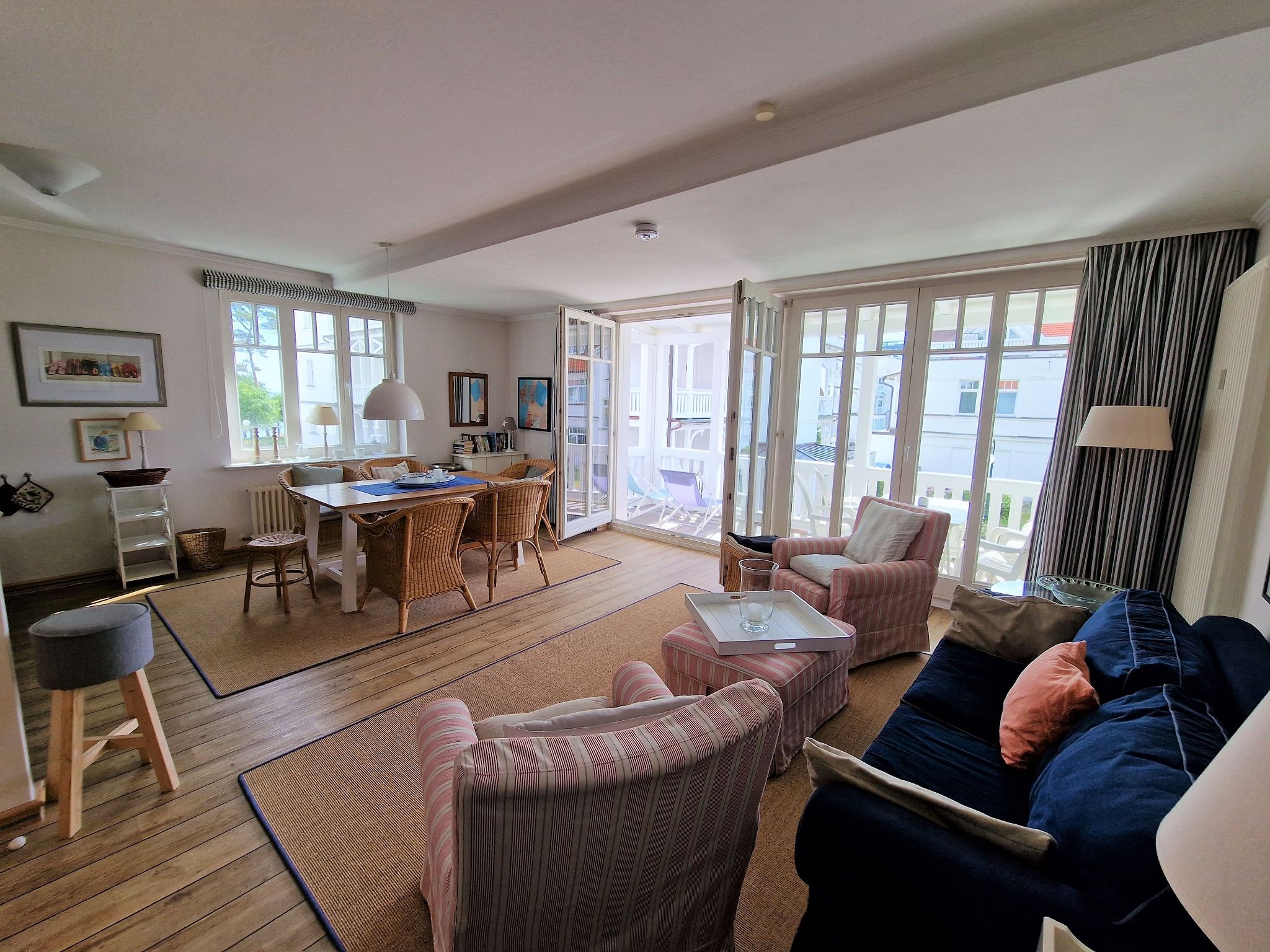 Strandvillen Binz Ferienwohnung mit 2 Schlafzimmern und Balkon (AH/720) Insel Rügen - Wohnzimmer