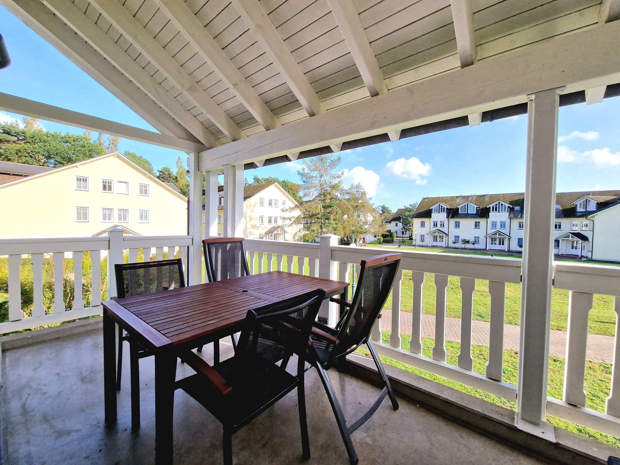 Dünenpark Binz Komfort Ferienwohnung mit 1 Schlafzimmer und Balkon im Obergeschoss (020) Insel Rügen - Balkon