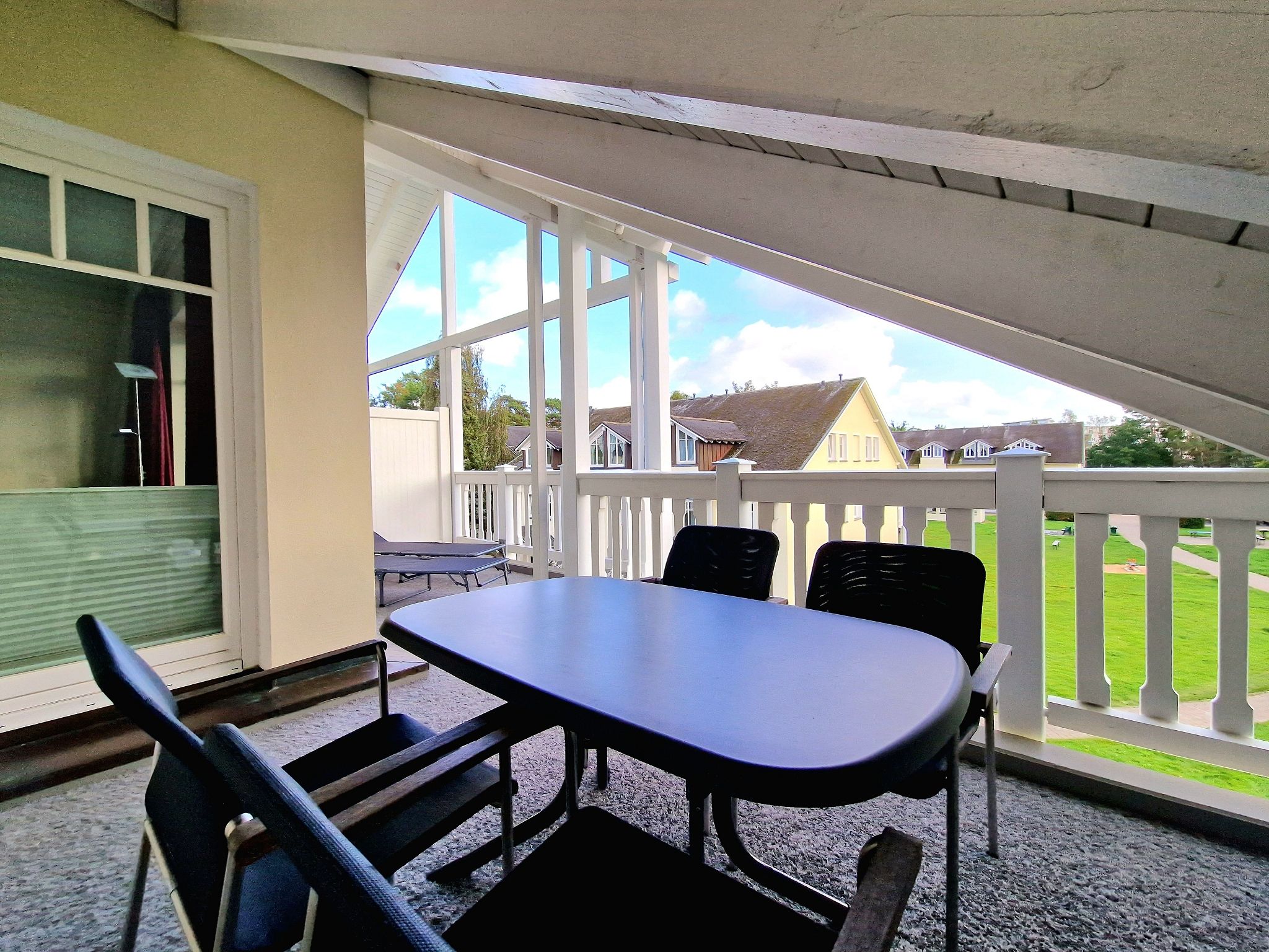 Dünenpark Binz Komfortplus Ferienwohnung mit 2 Schlafzimmern und Balkon im Dachgeschoss (217) Insel Rügen - Balkon