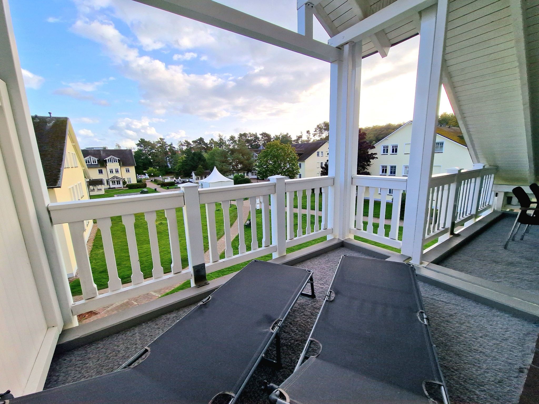 Dünenpark Binz Komfortplus Ferienwohnung mit 2 Schlafzimmern und Balkon im Dachgeschoss (217) Insel Rügen - Balkon