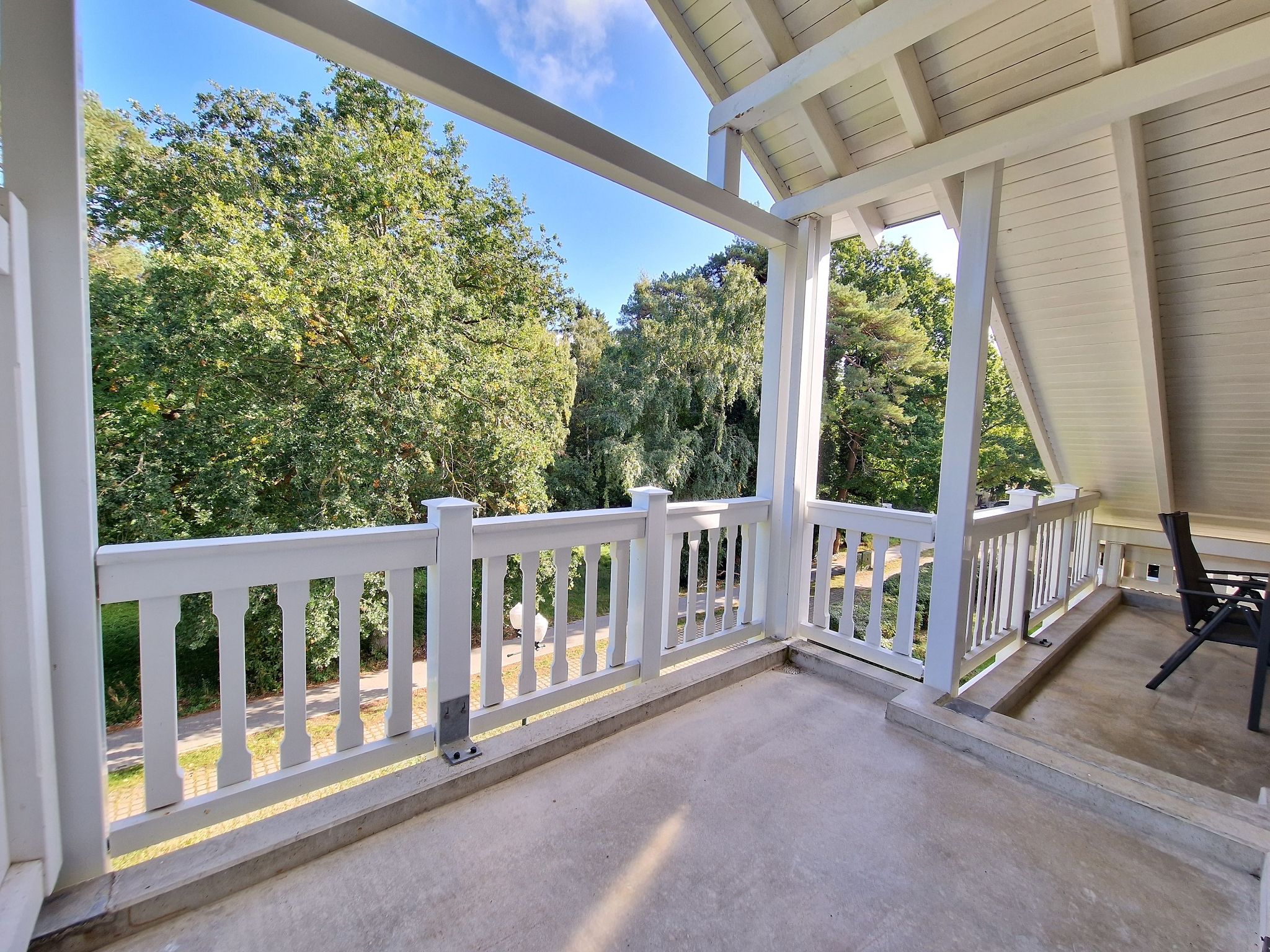 Dünenpark Binz Komfortplus Ferienwohnung mit 2 Schlafzimmern und Balkon im Dachgeschoss (047) Insel Rügen - Balkon