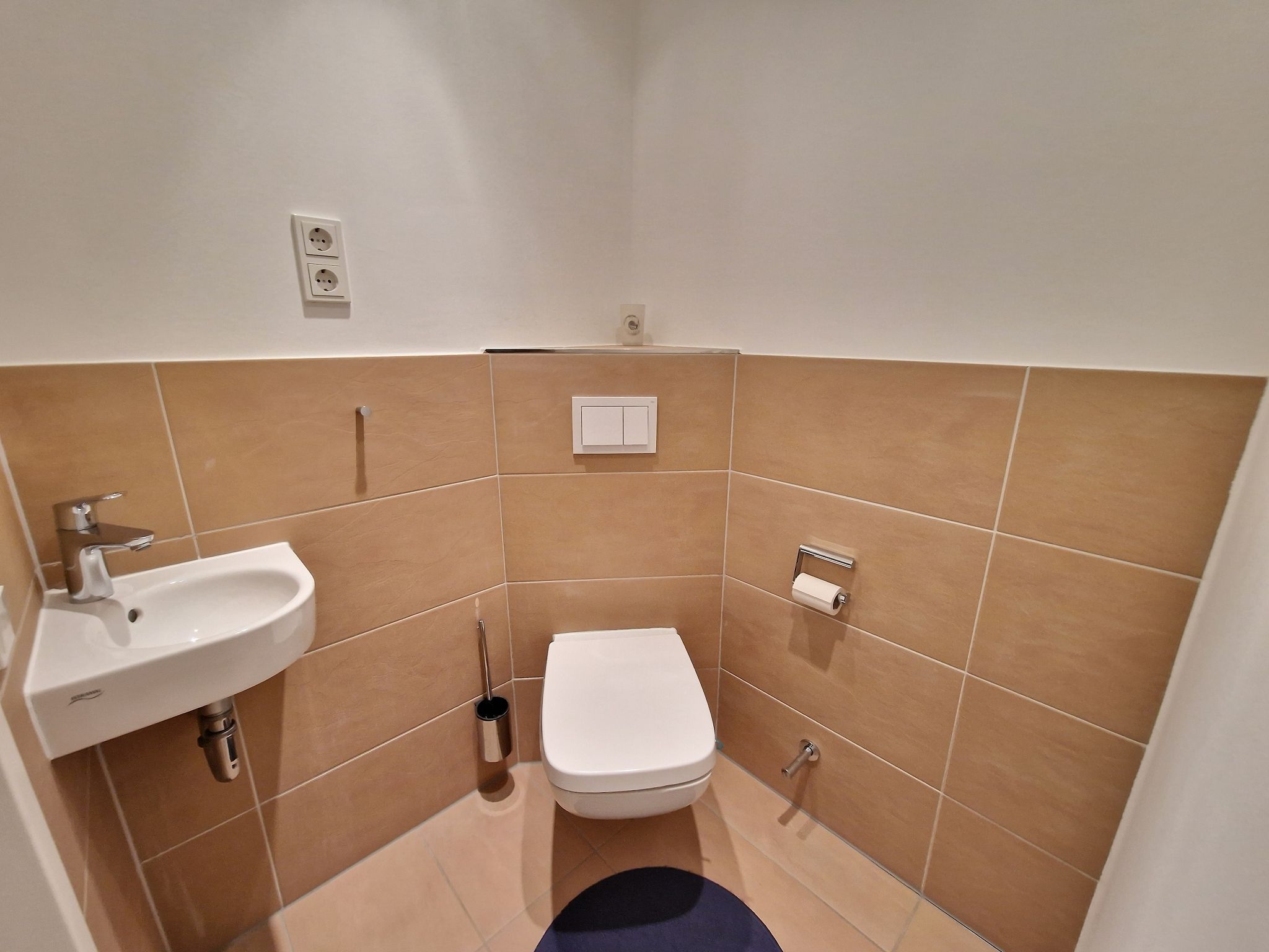 Strandvillen Binz Ferienwohnung mit 1 Schlafzimmer, Kamin und Balkon (DR/423) Insel Rügen - Gäste-WC