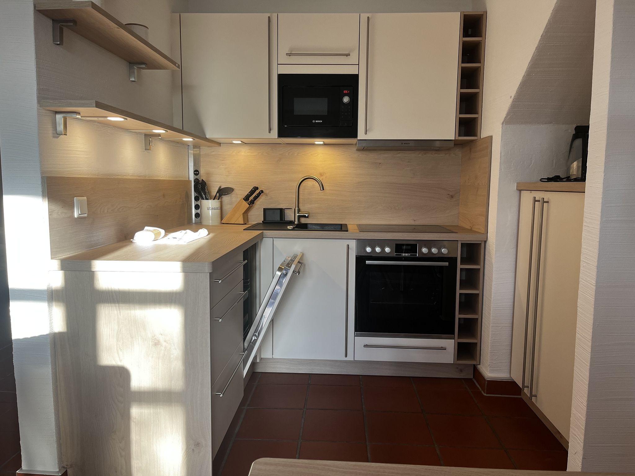 Feriendorf Rugana Komfortplus Ferienwohnung mit 1 Schlafzimmer und Terrasse (D41) Insel Rügen - Küche / Küchenzeile