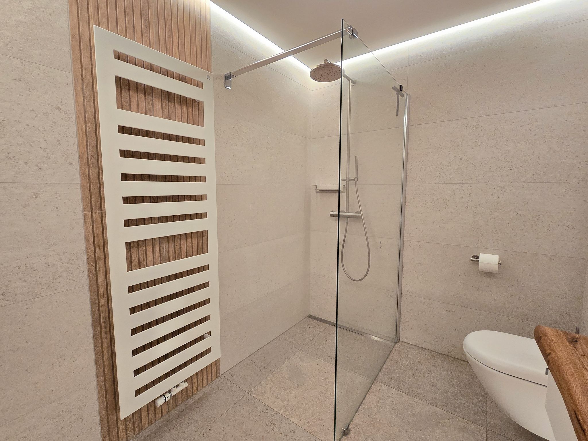 Dünenpark Binz Komfortplus Ferienwohnung mit 1 Schlafzimmer und Balkon im Dachgeschoss (184) Insel Rügen - Badezimmer