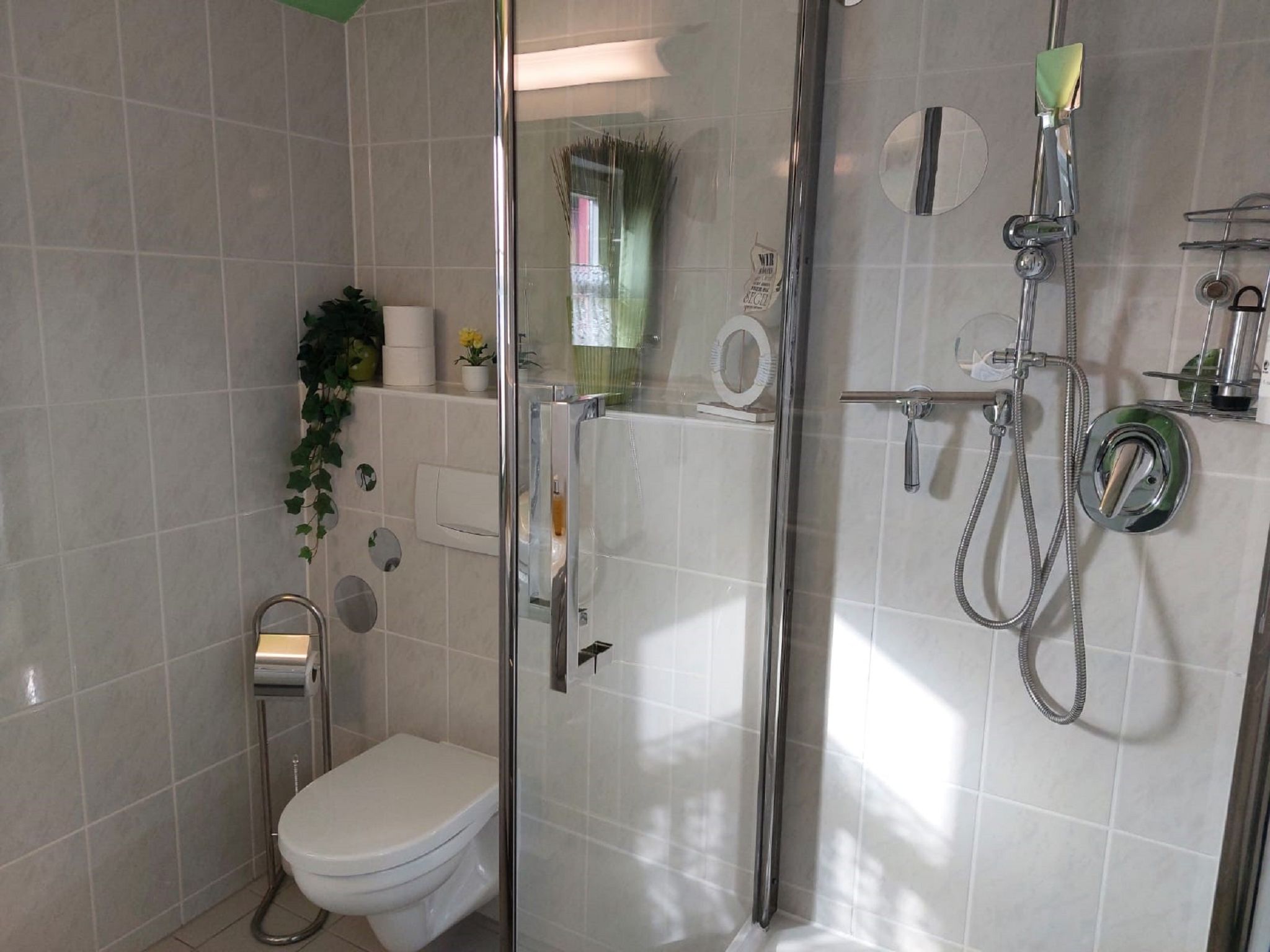 Feriendorf Rugana Komfortplus Ferienwohnung mit 1 Schlafzimmer (B35) Insel Rügen - Badezimmer