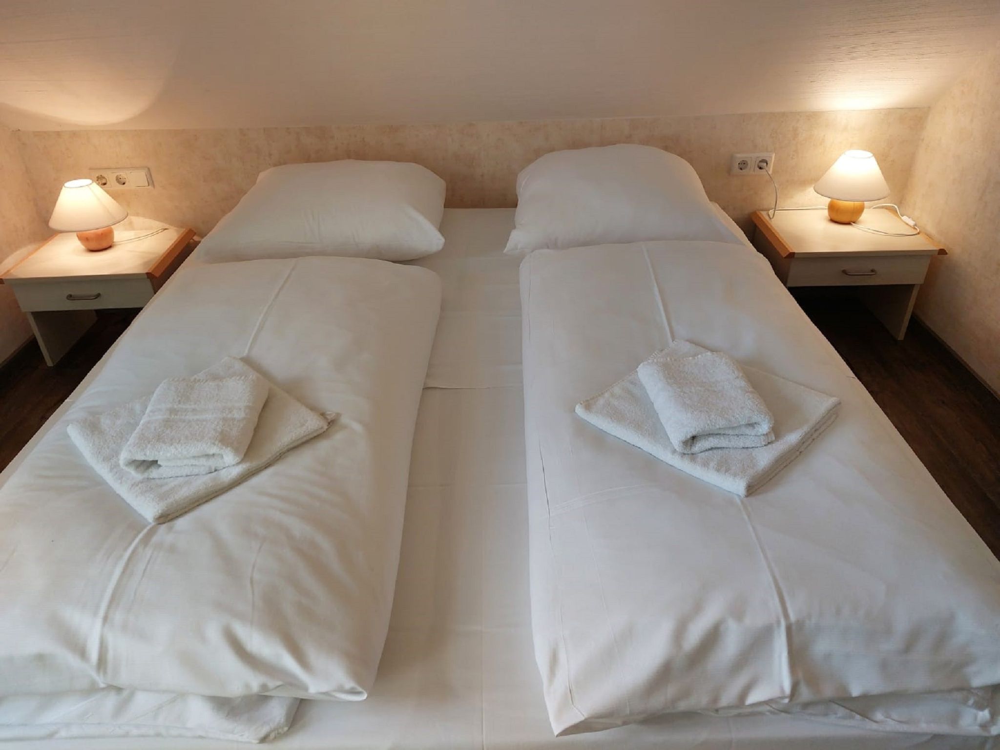 Feriendorf Rugana Komfortplus Ferienwohnung mit 1 Schlafzimmer (B35) Insel Rügen - Schlafzimmer