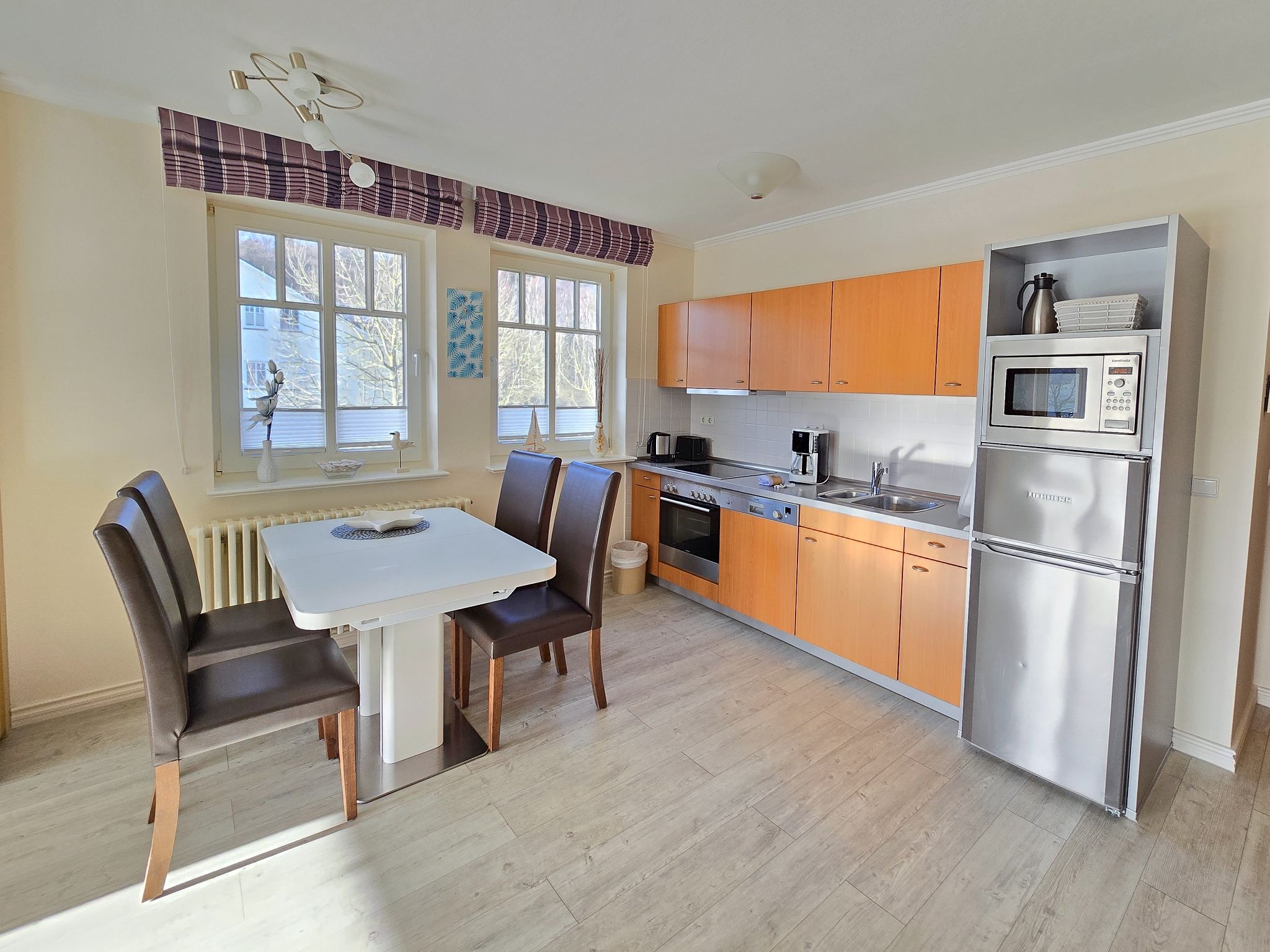 Dünenpark Binz Komfortplus Ferienwohnung mit 1 Schlafzimmer und Balkon im Obergeschoss (119) Insel Rügen - Küche / Küchenzeile