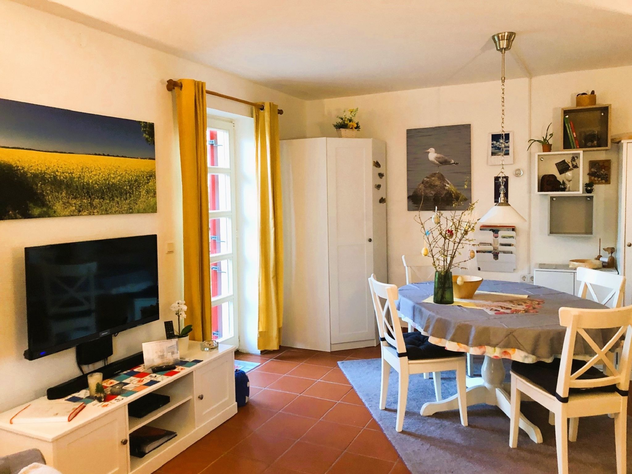 Feriendorf Rugana Komfort Ferienwohnung mit 1 Schlafzimmer und Terrasse (B37) Insel Rügen - Wohnzimmer