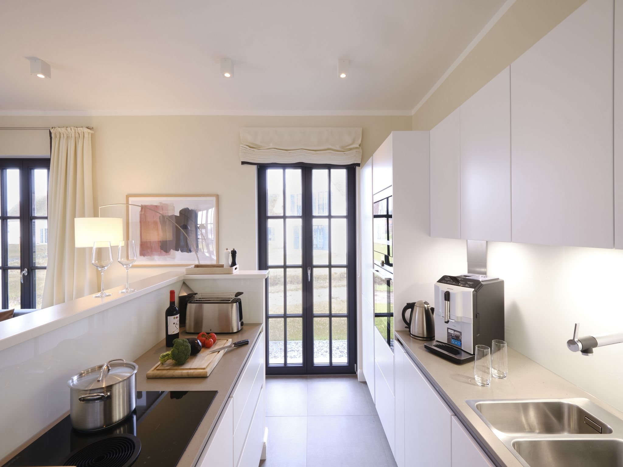 Luxus Reetdachvilla mit 3 Schlafzimmern, Sauna und Kamin (G06) - Küche / Küchenzeile