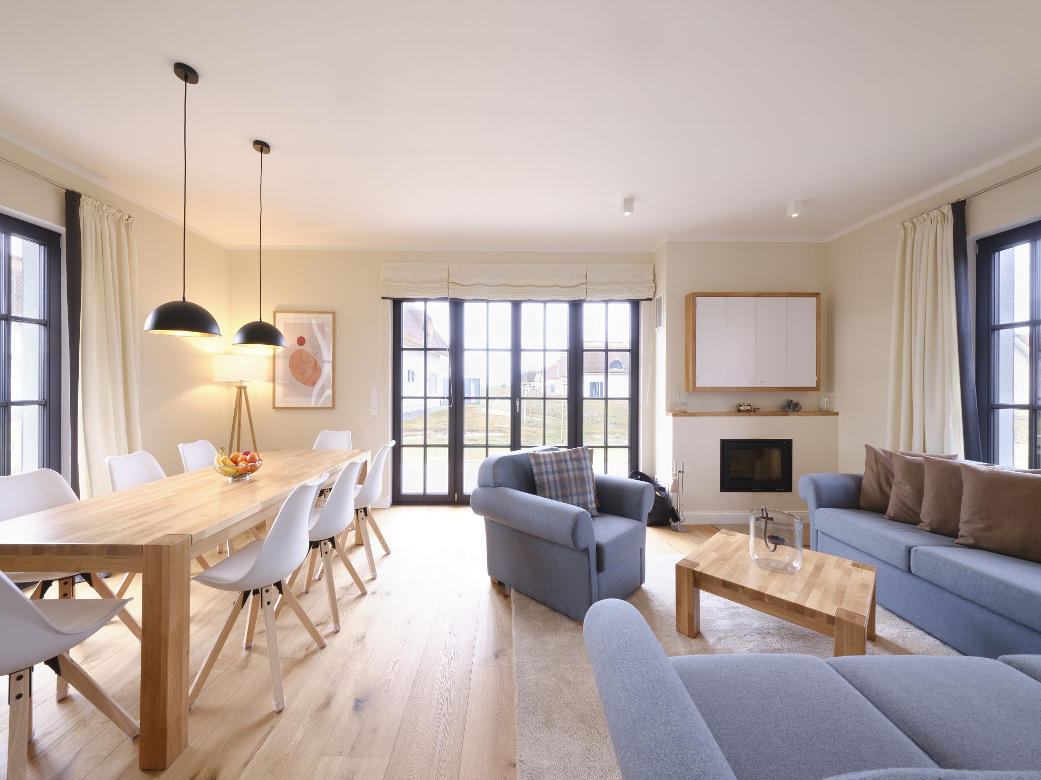 Luxus Reetdachvilla mit 3 Schlafzimmern, Sauna und Kamin (G06) - Wohnzimmer