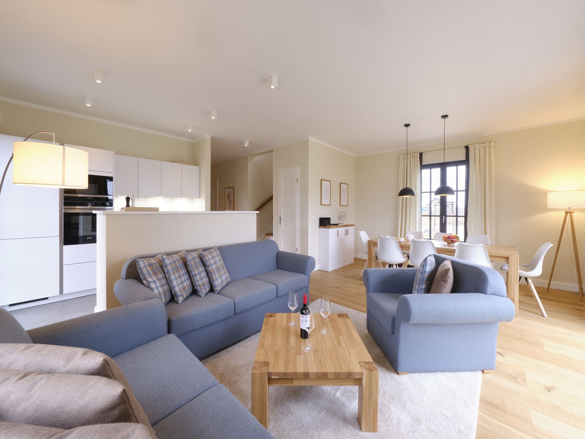 Luxus Reetdachvilla mit 3 Schlafzimmern, Sauna und Kamin (G06) - Wohnzimmer