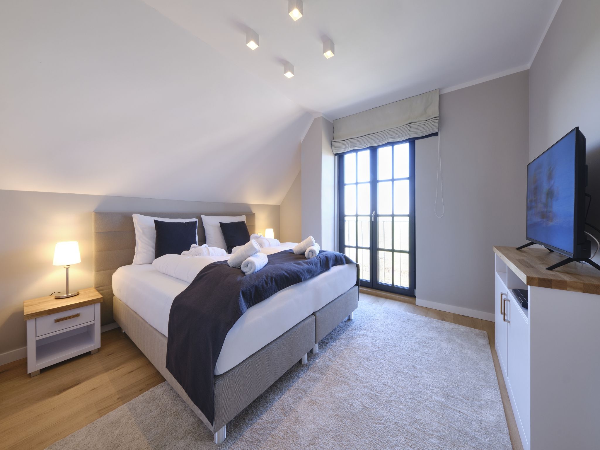 LuxusPlus Reetdachvilla mit 4 Schlafzimmern, Außensauna, Loungebereich und Kamin (G07) - Schlafzimmer