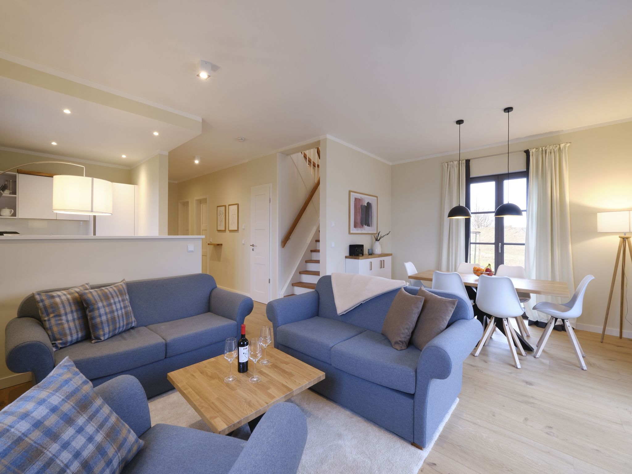 Premium Reetdachvilla mit 3 Schlafzimmern, Sauna und Kamin (H08) - Wohnzimmer