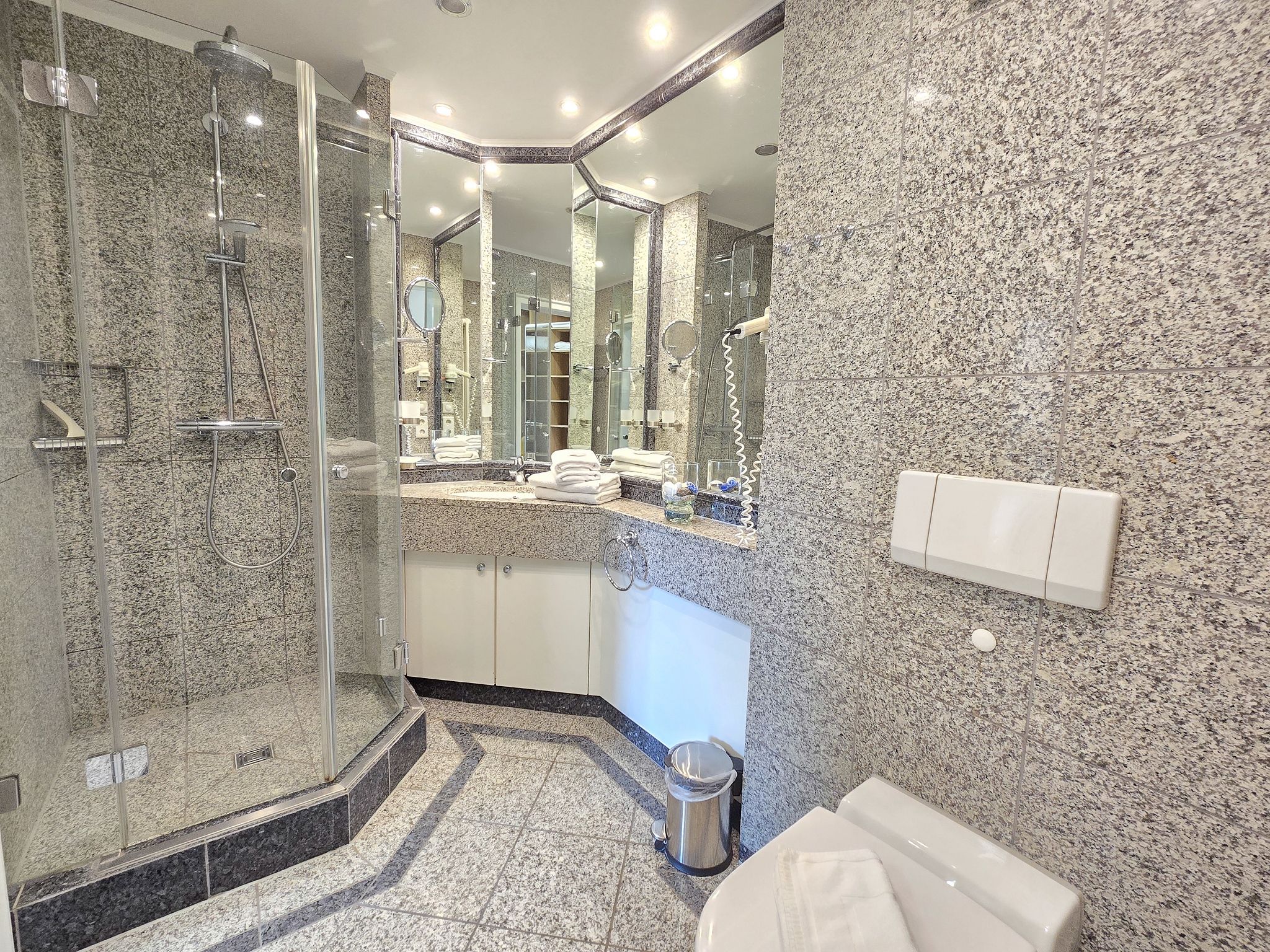 Dünenpark Binz Komfortplus Ferienwohnung mit 1 Schlafzimmer und Terrasse im Erdgeschoss (212) Insel Rügen - Badezimmer