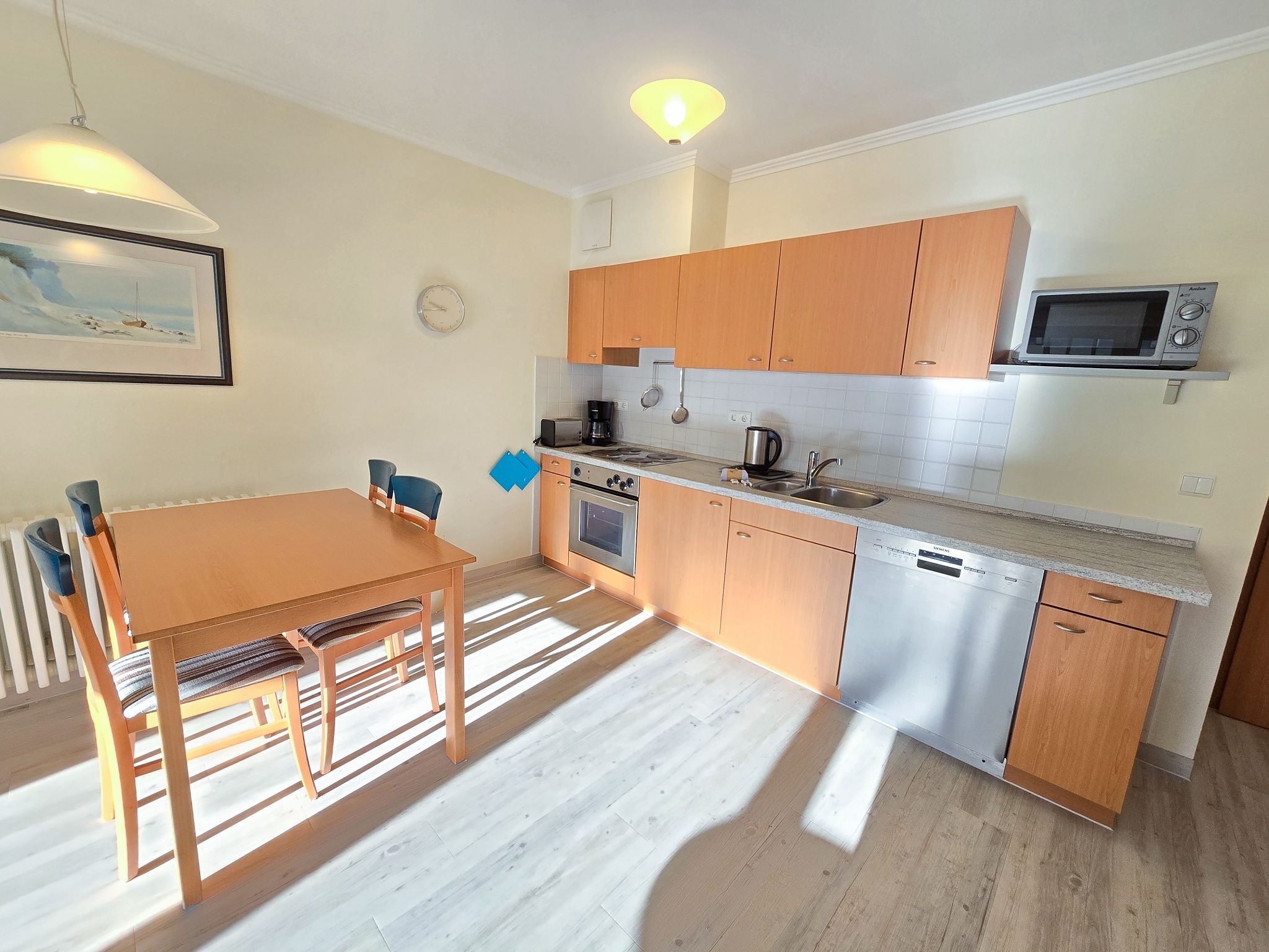 Dünenpark Binz Komfort Ferienwohnung mit 1 Schlafzimmer und Balkon im Obergeschoss (301) Insel Rügen - Küche / Küchenzeile