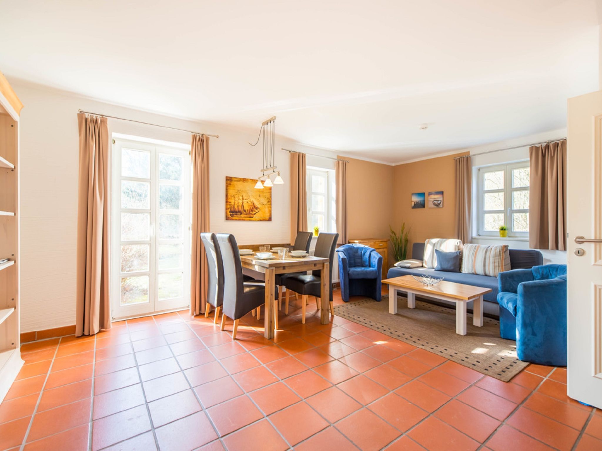 Feriendorf Rugana Komfortplus Ferienwohnung mit 1 Schlafzimmern und Terrasse (A21) Insel Rügen - Wohnzimmer