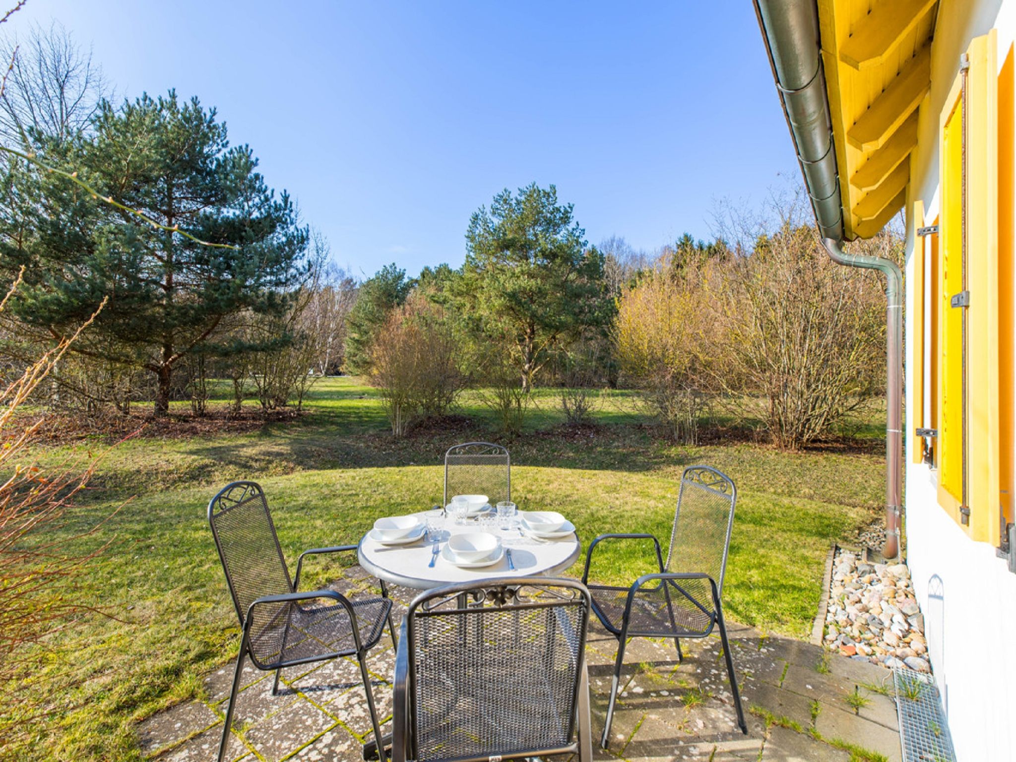 Feriendorf Rugana Komfortplus Ferienwohnung mit 1 Schlafzimmern und Terrasse (A21) Insel Rügen - Terrasse