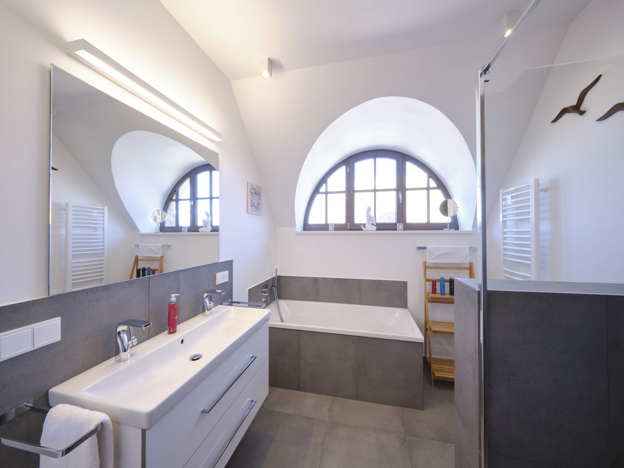 Premium Reetdachvilla mit 3 Schlafzimmern, Sauna und Kamin (H21) - Badezimmer