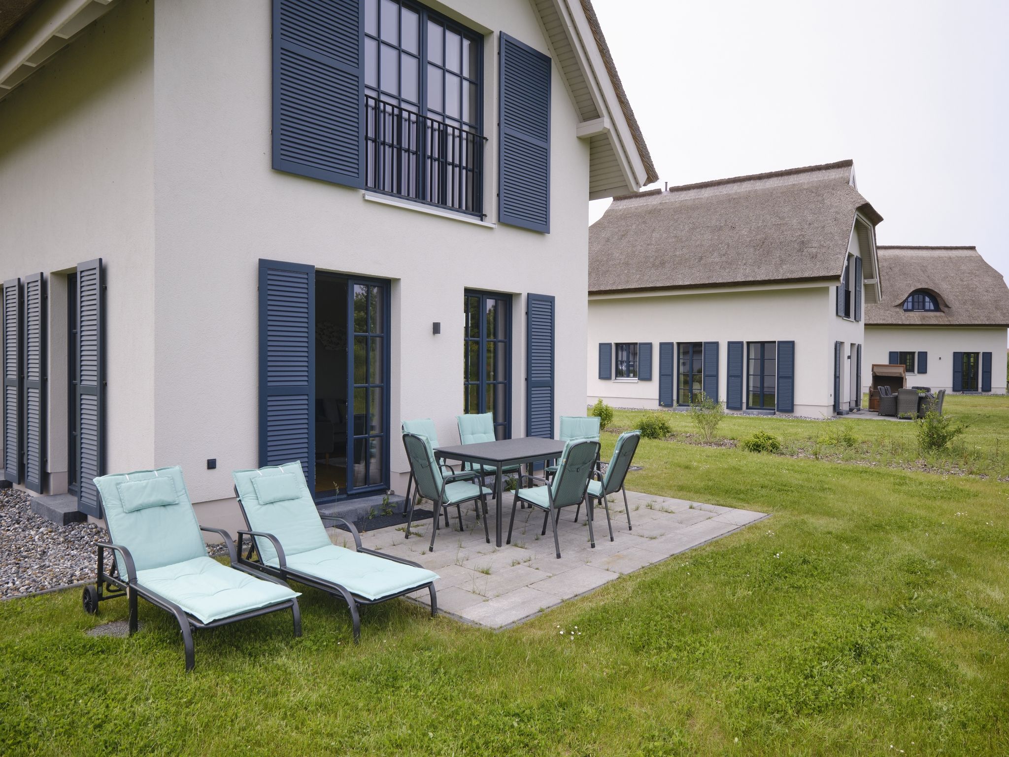 Superior Reetdachvilla mit 2 Schlafzimmern (F02) - Terrasse