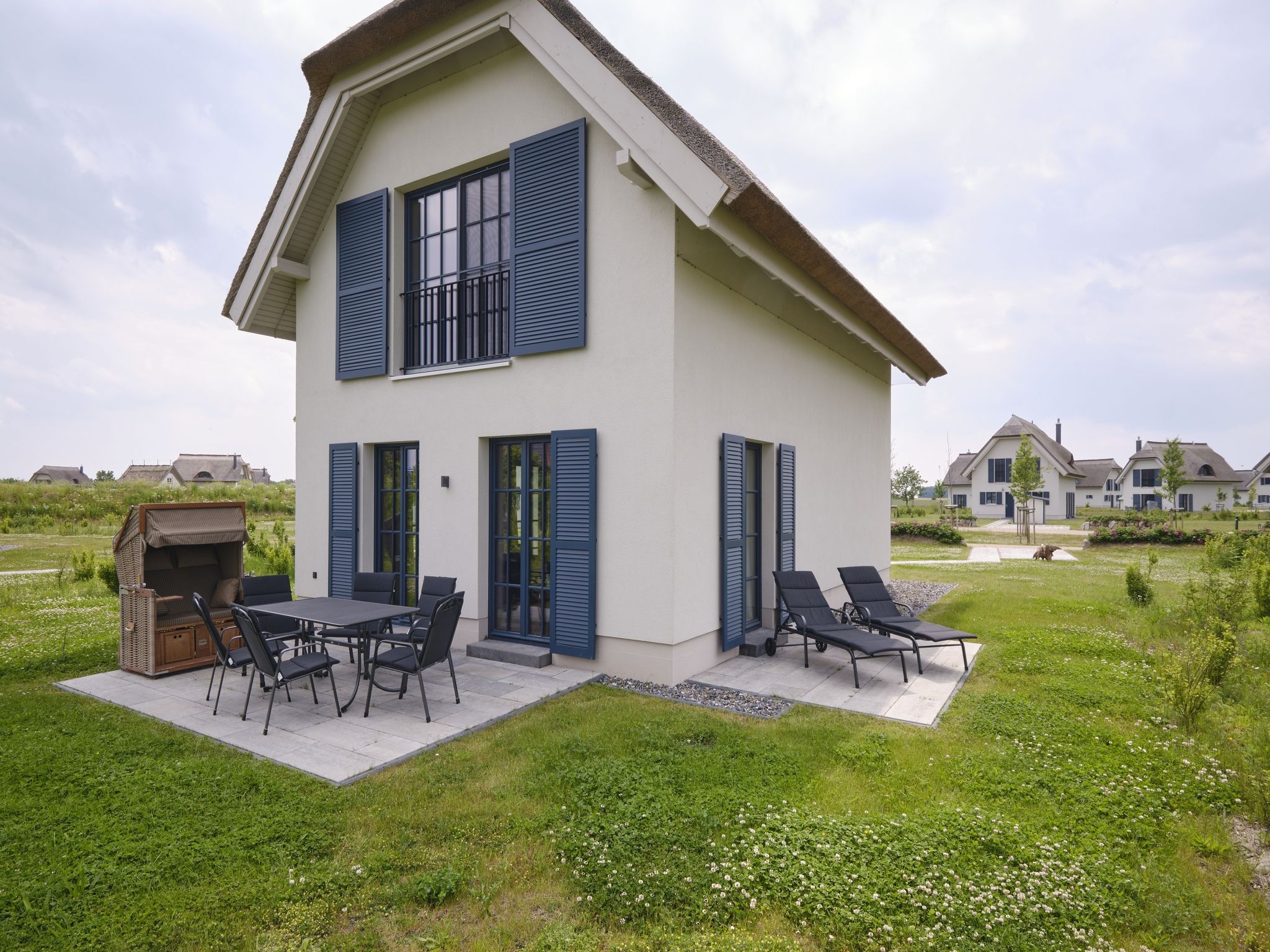 Superior Reetdachvilla mit 2 Schlafzimmern (F25) - Terrasse