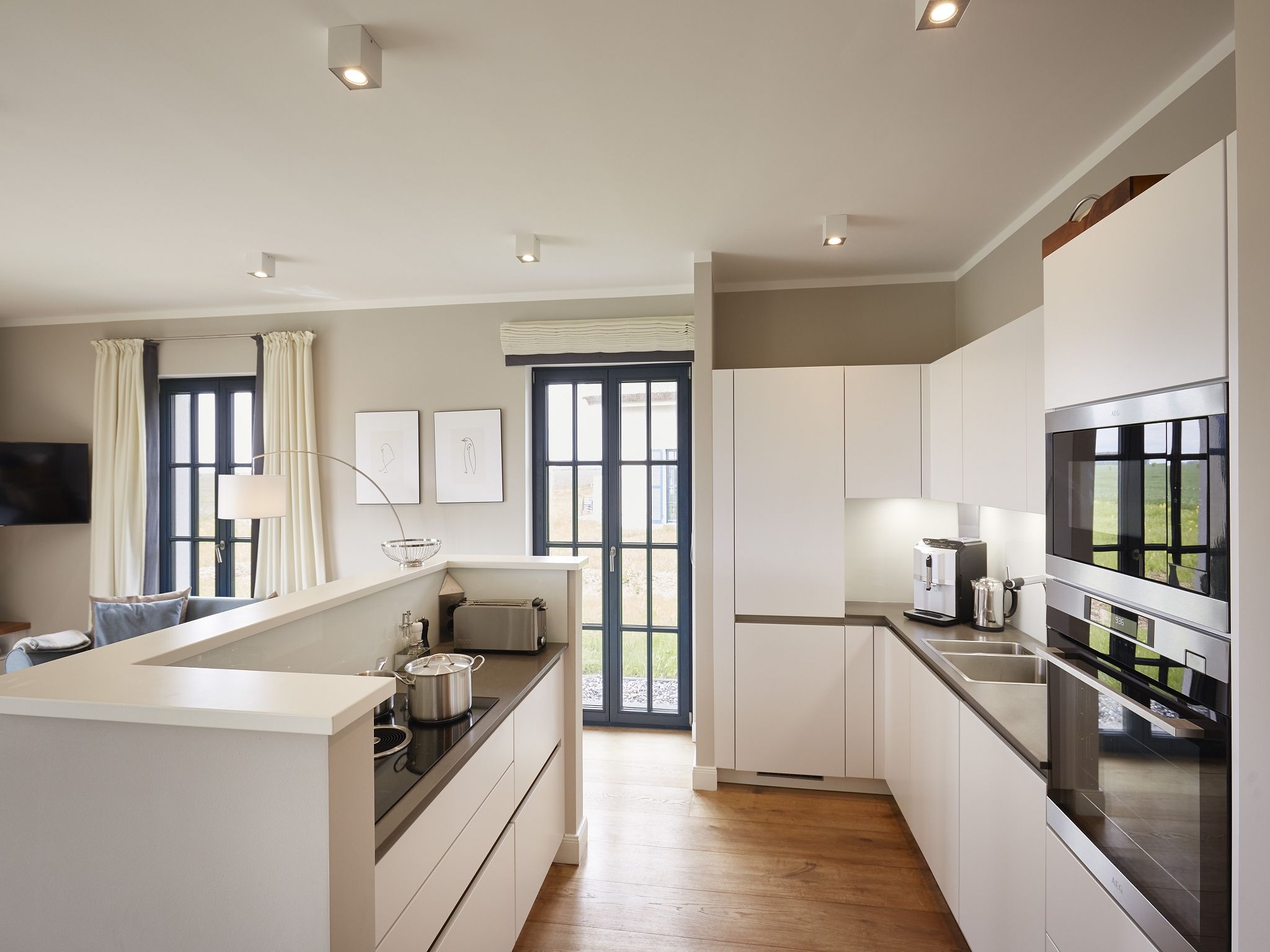 Luxus Reetdachvilla mit 3 Schlafzimmern, Sauna und Kamin (F12) - Küche / Küchenzeile